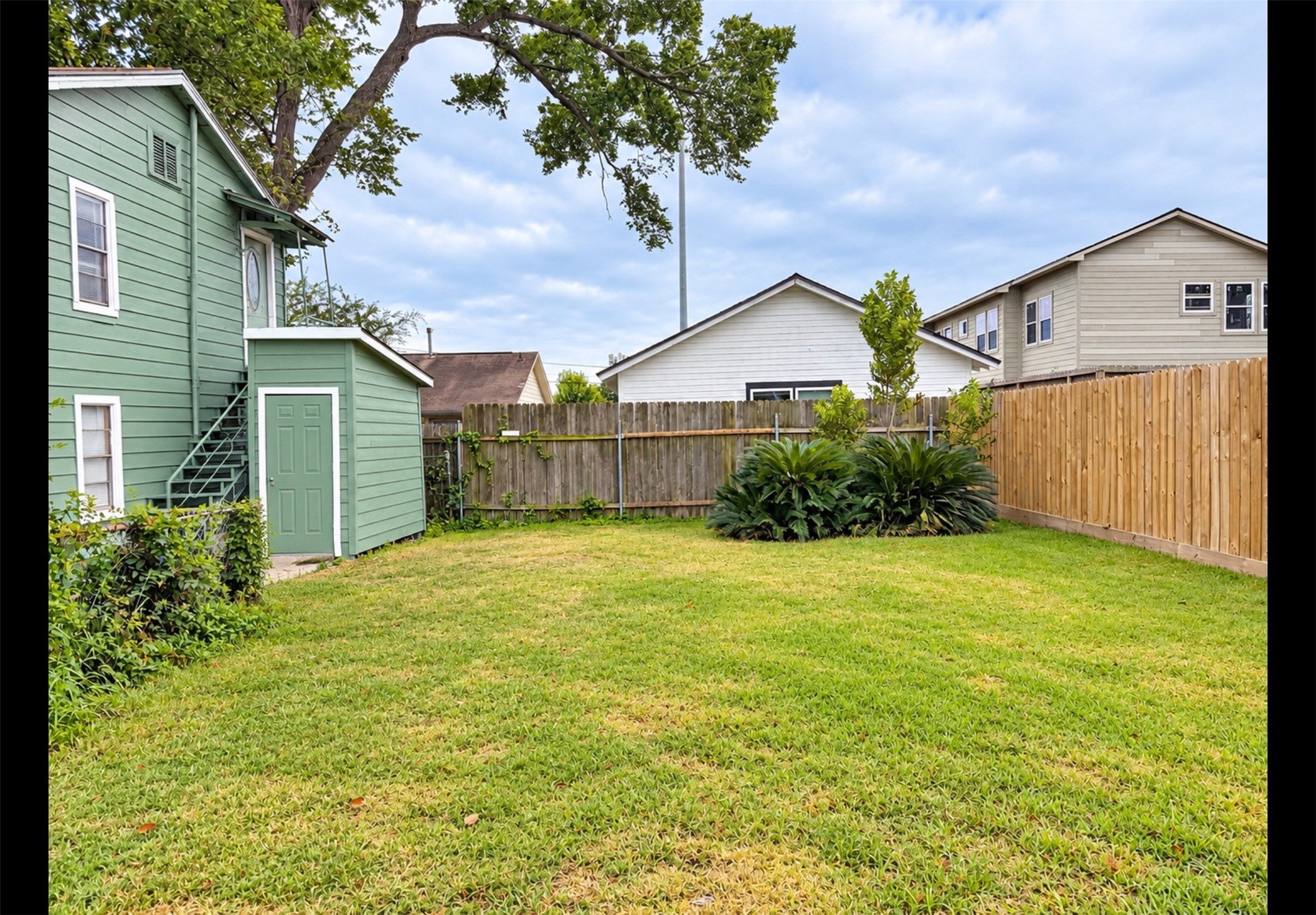 712 E 32nd B Street E, Houston, TX 77022