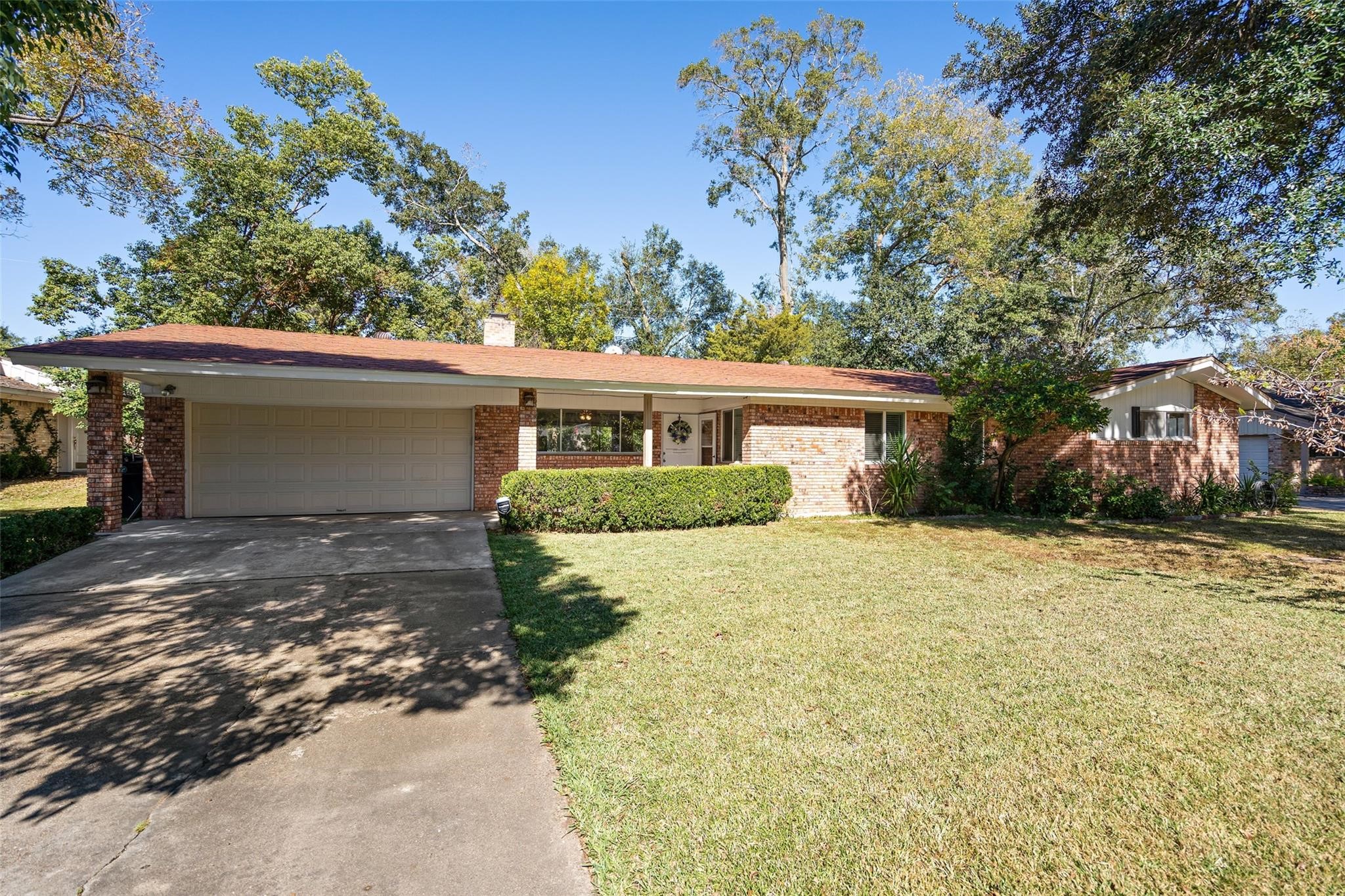 Ready to enjoy living in Spring Branch? Schedule your showing today!