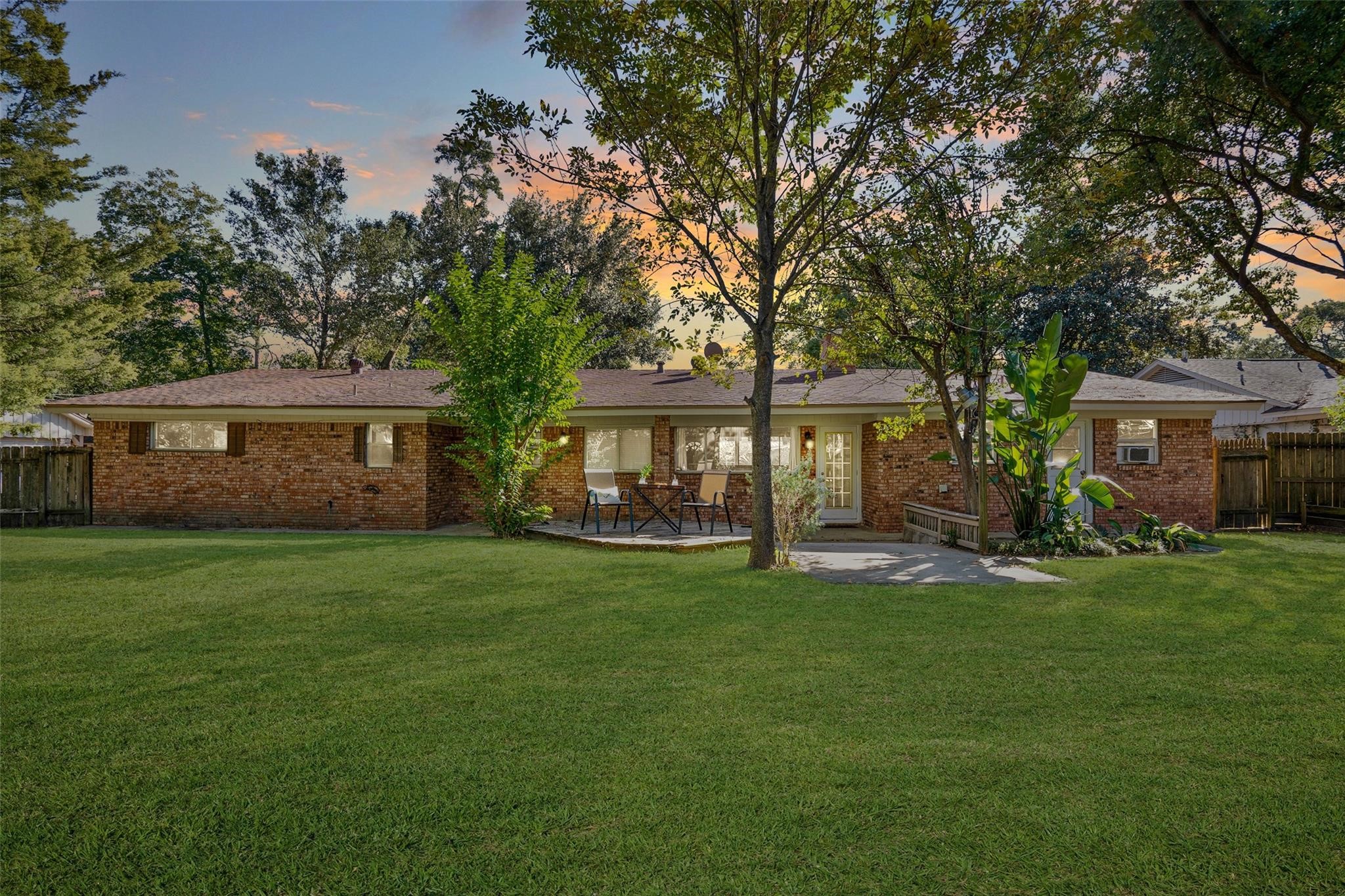 Rich with character and charm! Huge lot with lush landscaping-a rare find with easy access to City Centre, the Galleria and Downtown Houston! *Home was previously furnished. There is currently no furniture in the home.
