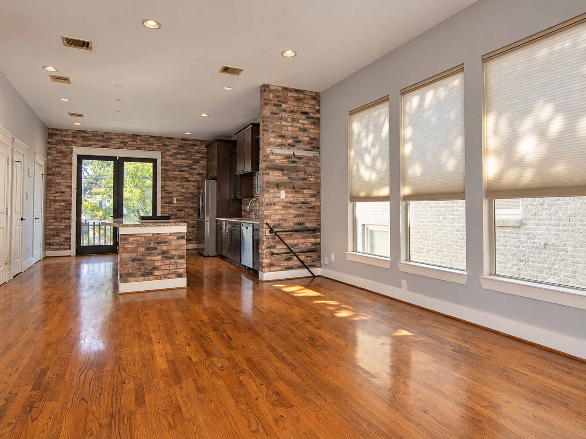 Natural lighting surrounds.