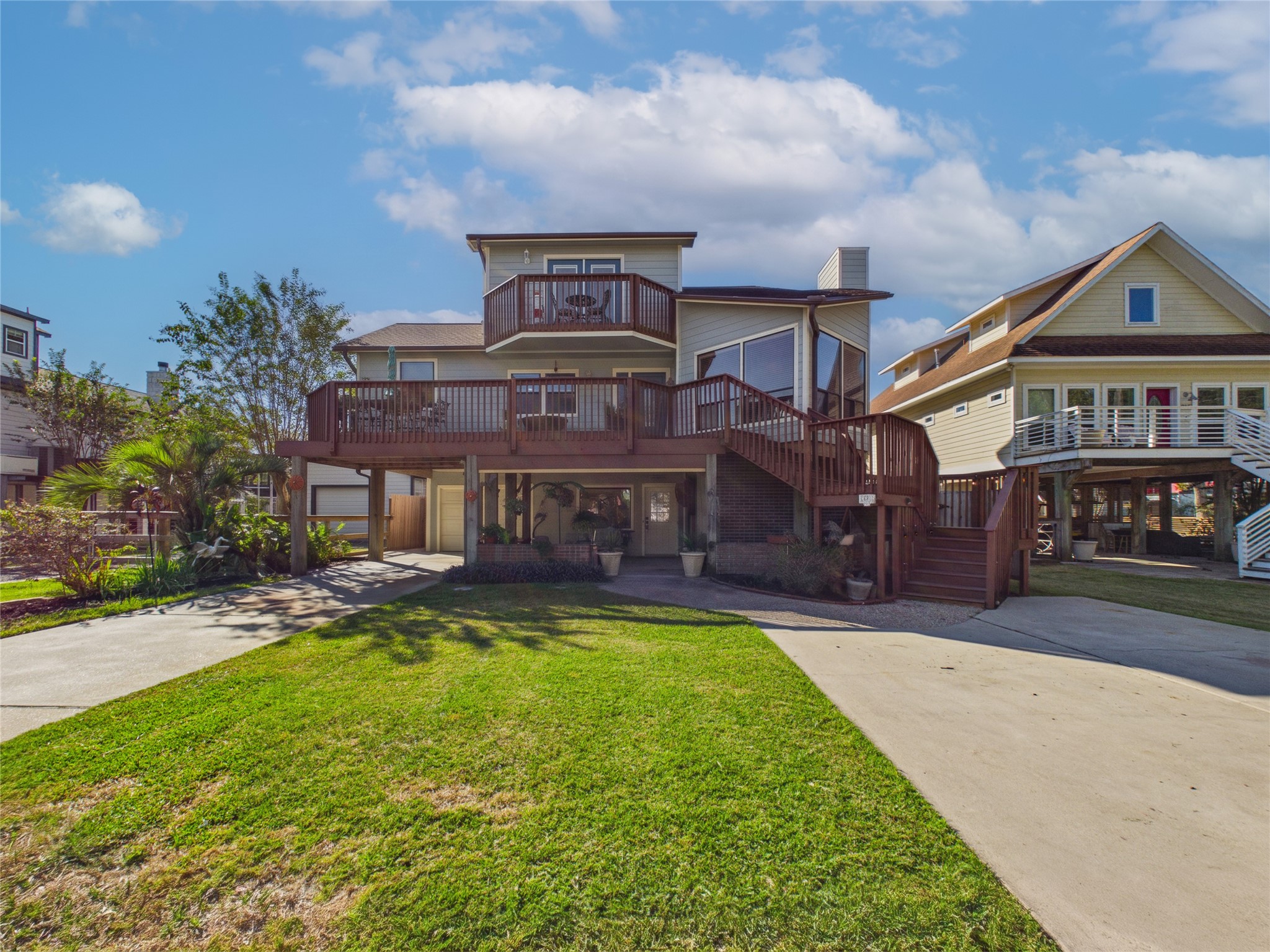 907 Juniper Road, Clear Lake Shores, TX 77565