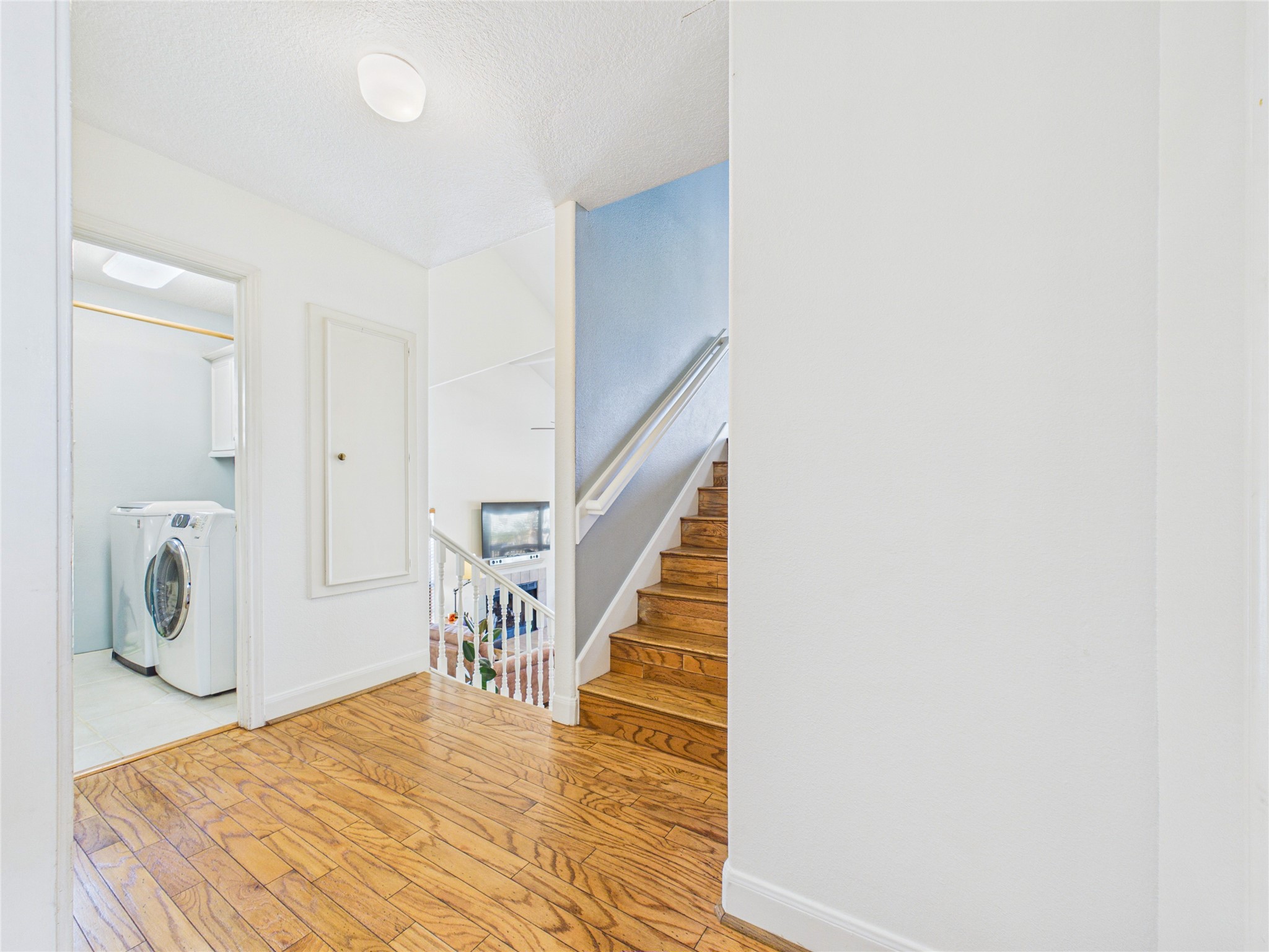 907 Juniper Road, Clear Lake Shores, TX 77565