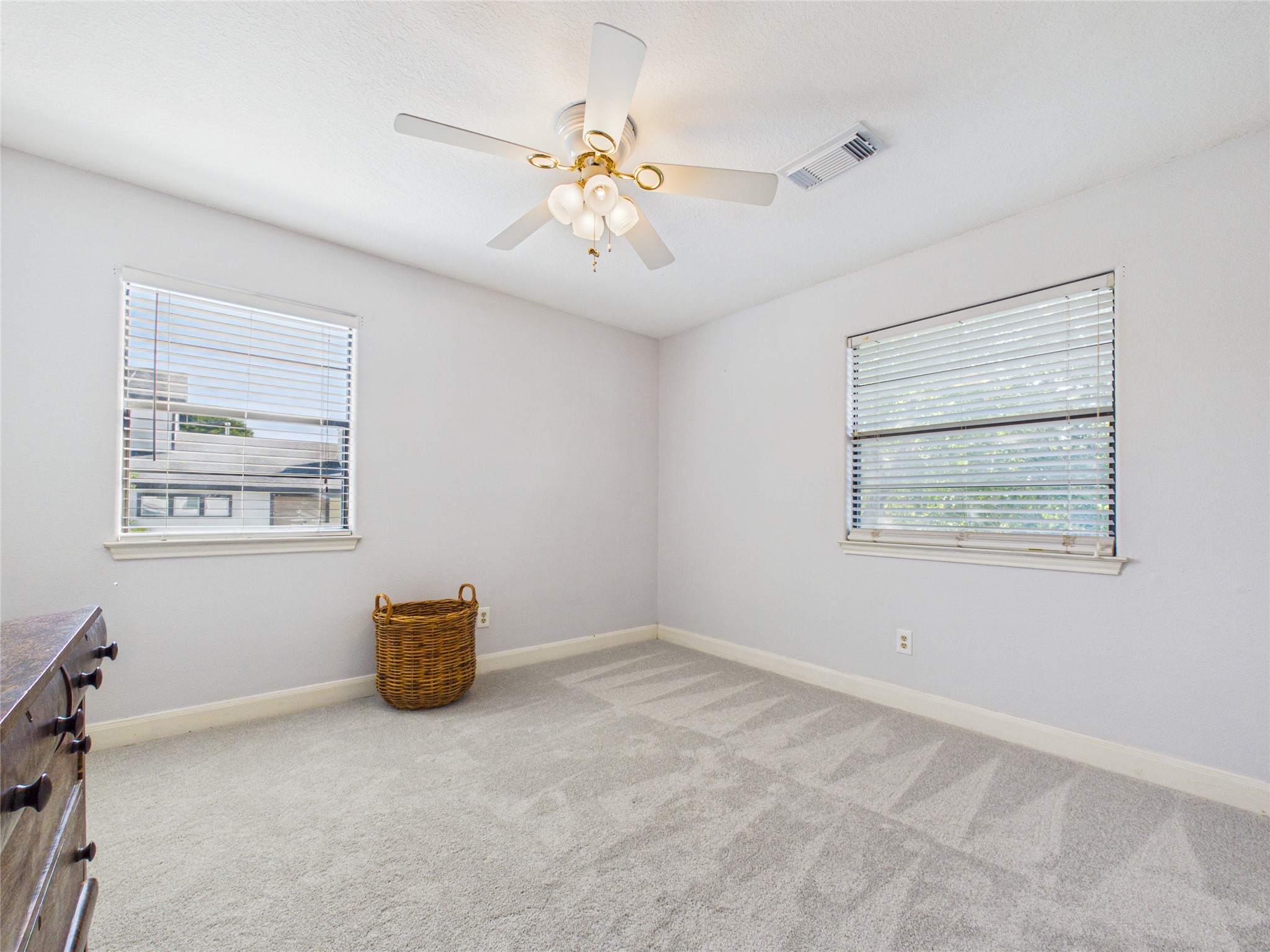 907 Juniper Road, Clear Lake Shores, TX 77565