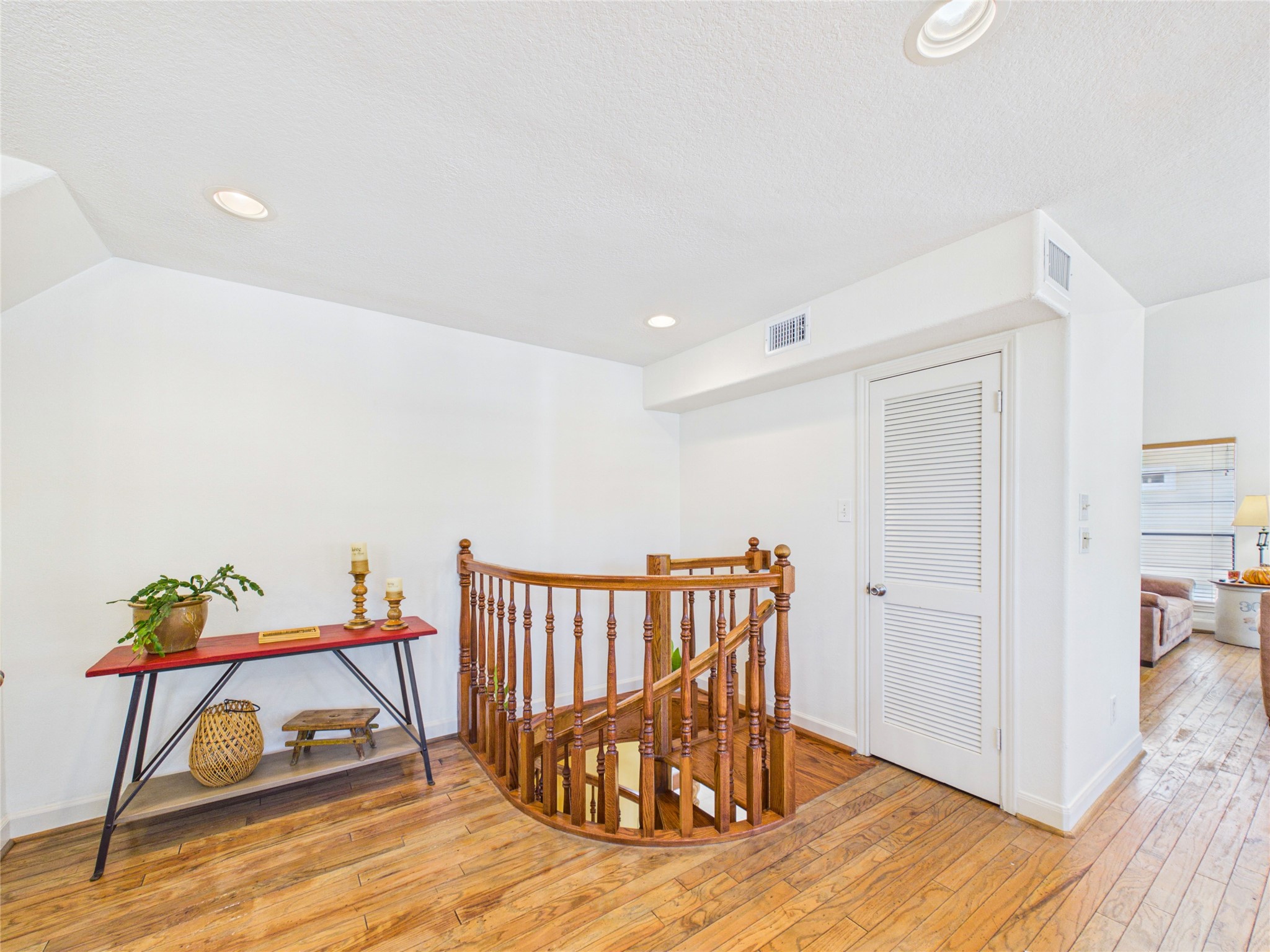 907 Juniper Road, Clear Lake Shores, TX 77565
