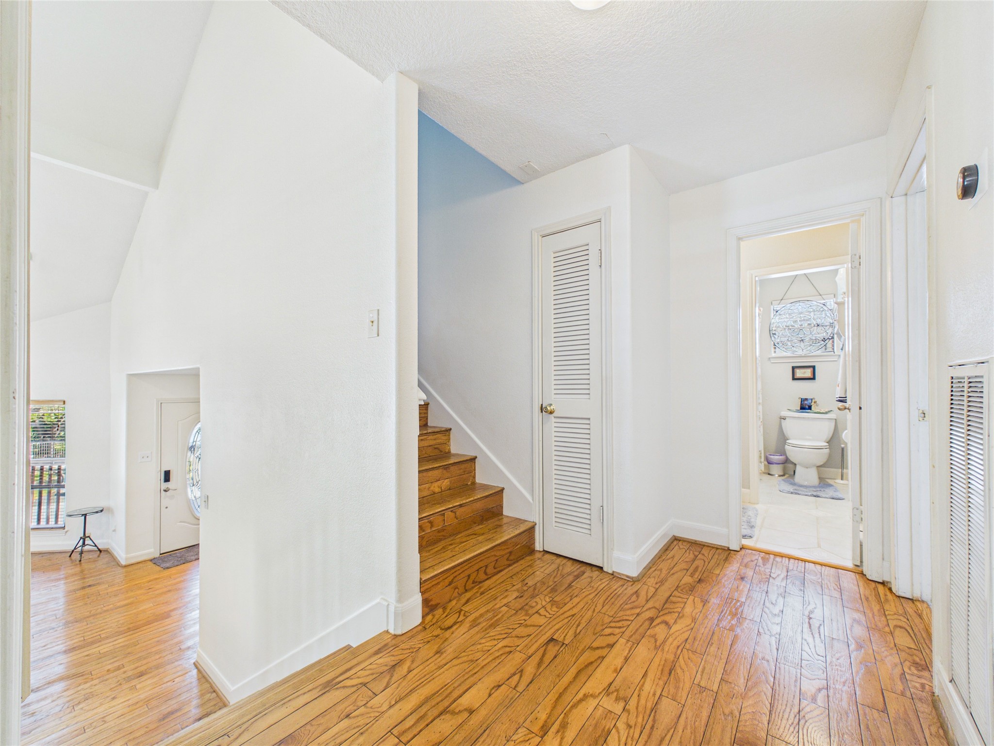 907 Juniper Road, Clear Lake Shores, TX 77565