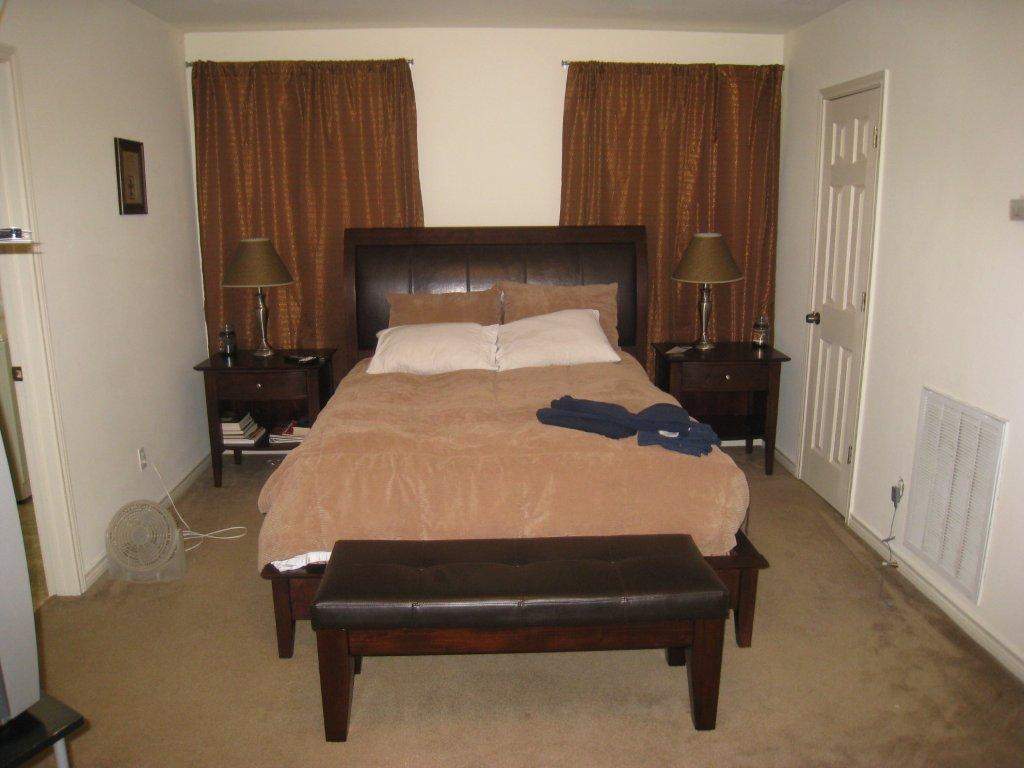 (possible furniture placement)