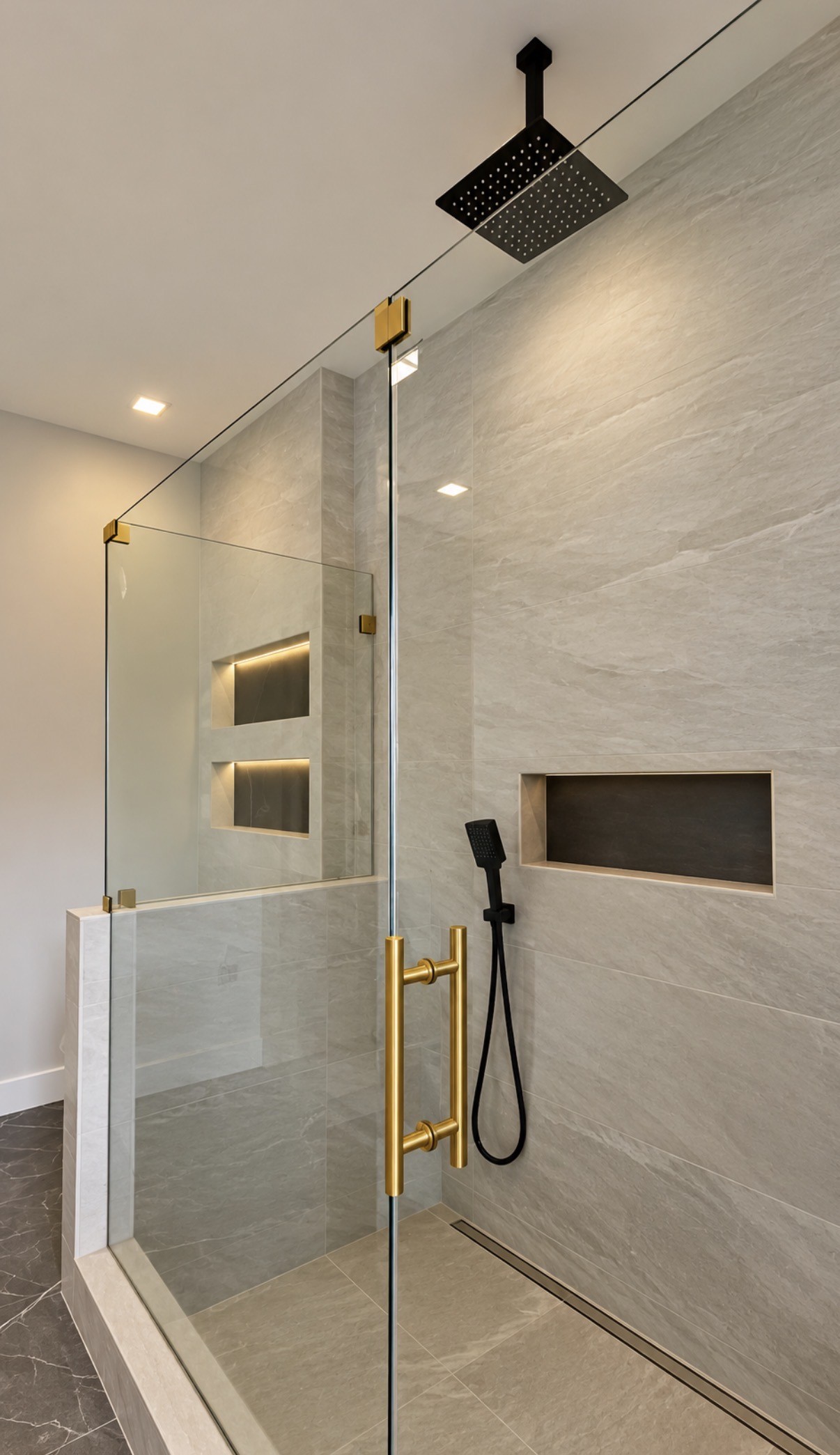 Primary shower