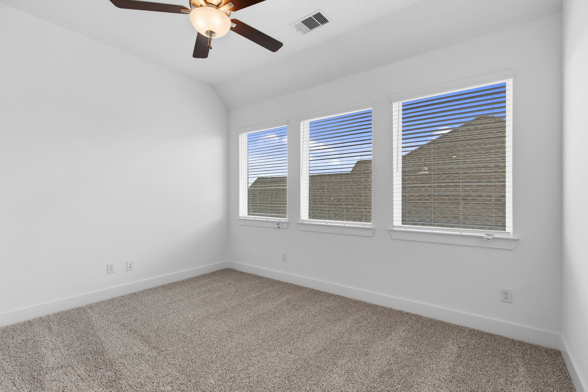 Photos are REPRESENTATIVE of the home /floor plan and are NOT of the actual home.  Selections, features, and room options vary.