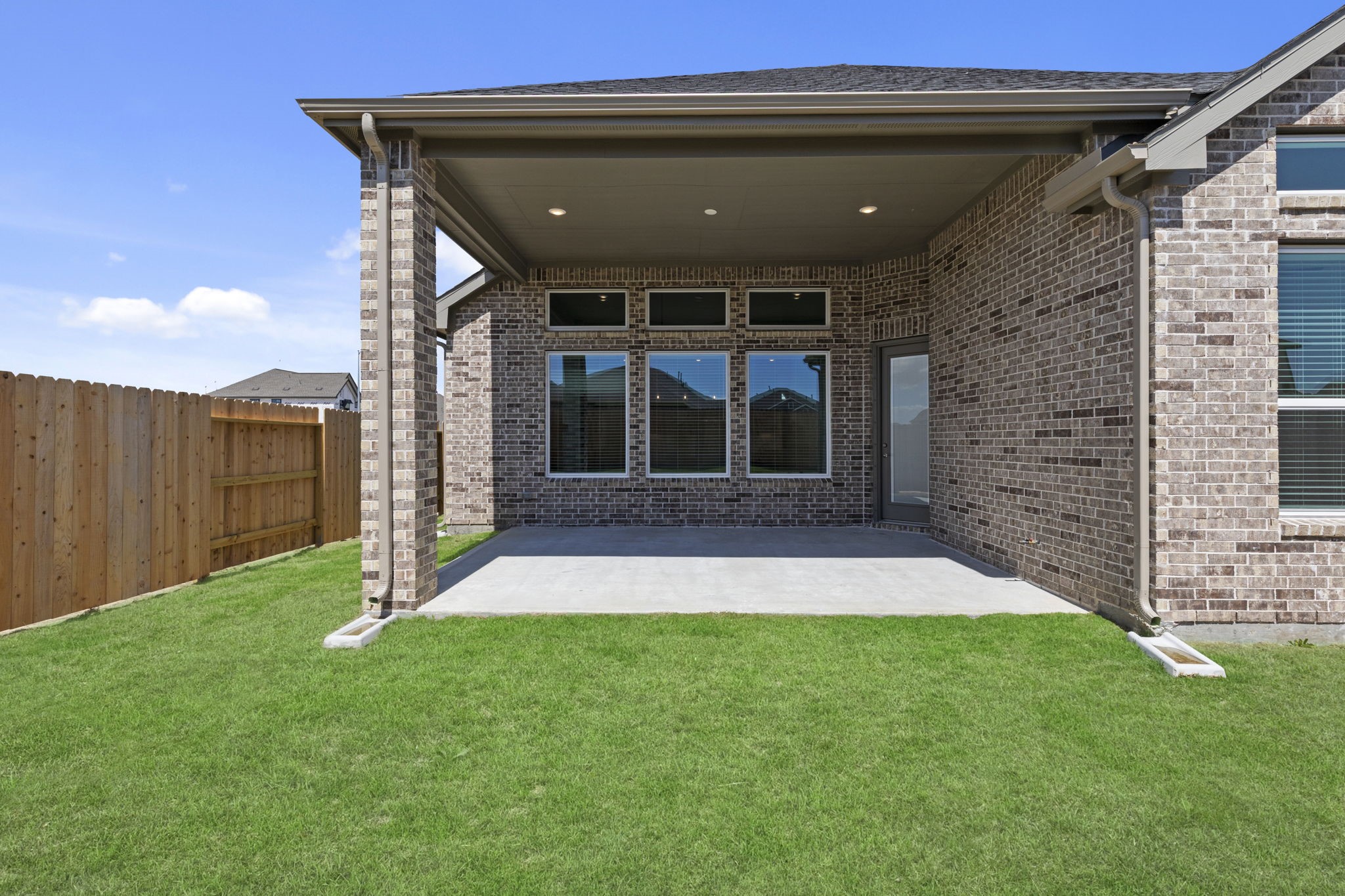 Photos are REPRESENTATIVE of the home /floor plan and are NOT of the actual home.  Selections, features, and room options vary.