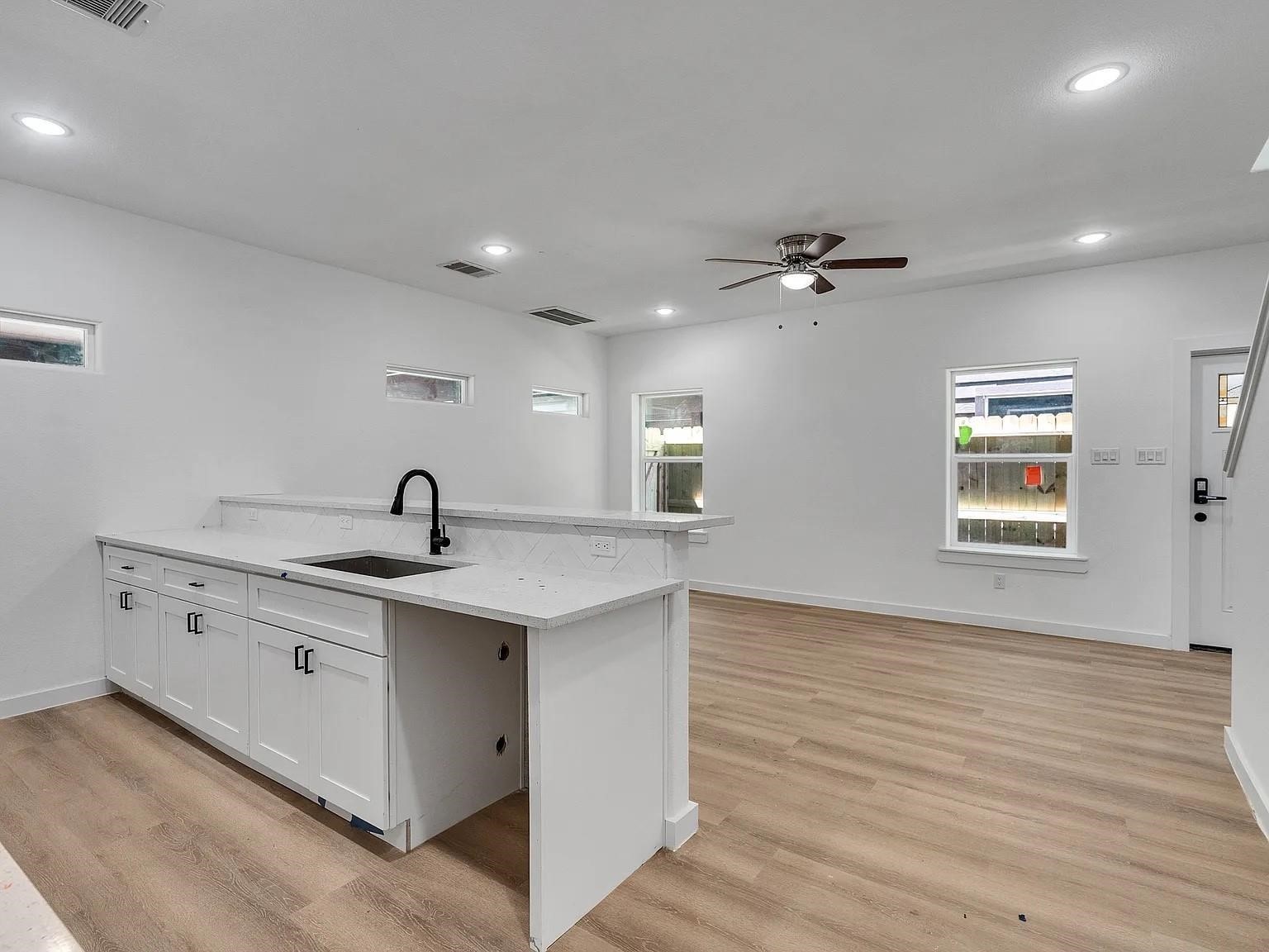 8411 Mahalia Drive, Houston, TX 77088 8411 Mahalia Drive, Houston, TX 77088