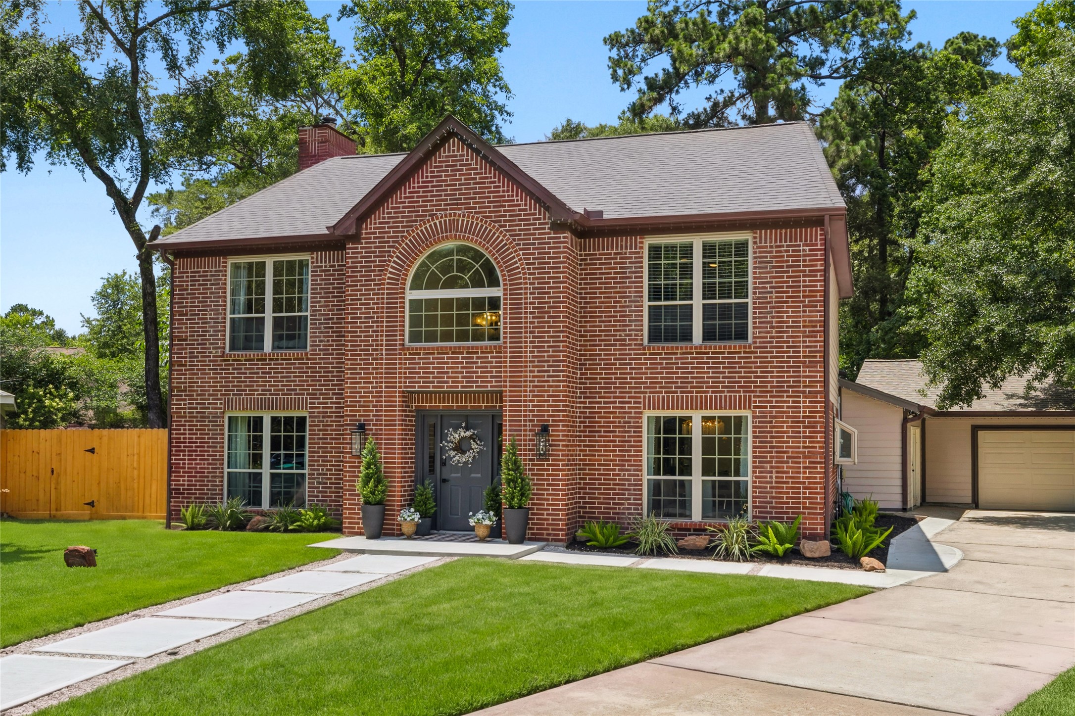 129 N Rainbow Ridge Circle, The Woodlands, TX 77381