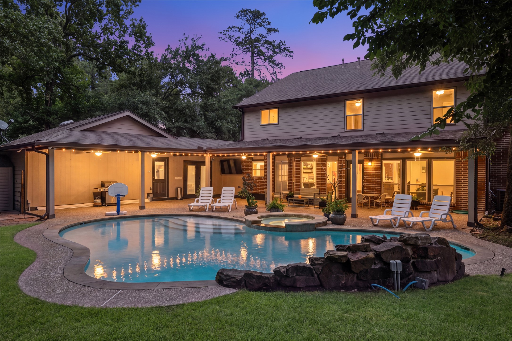 129 N Rainbow Ridge Circle, The Woodlands, TX 77381