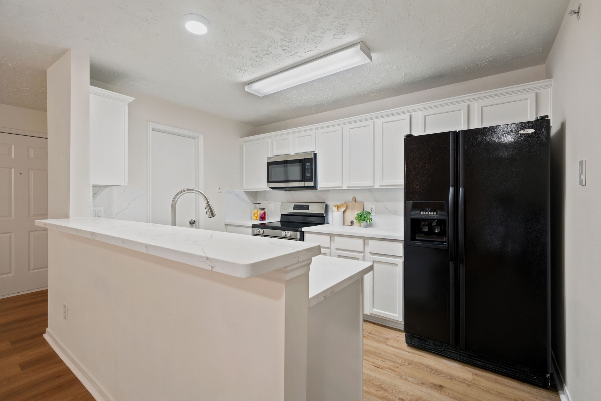 Quartz counter top and backsplash