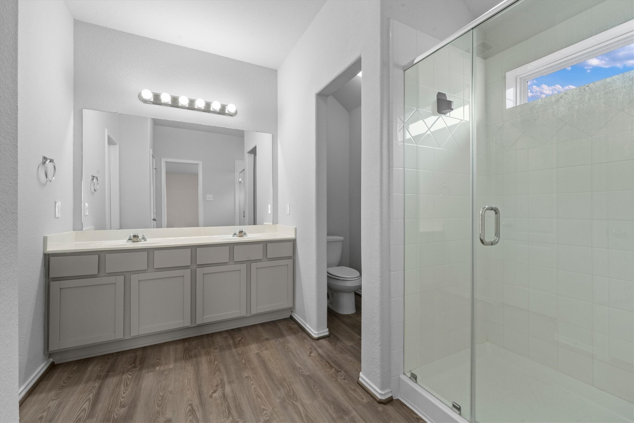 Primary Bath with dual sinks