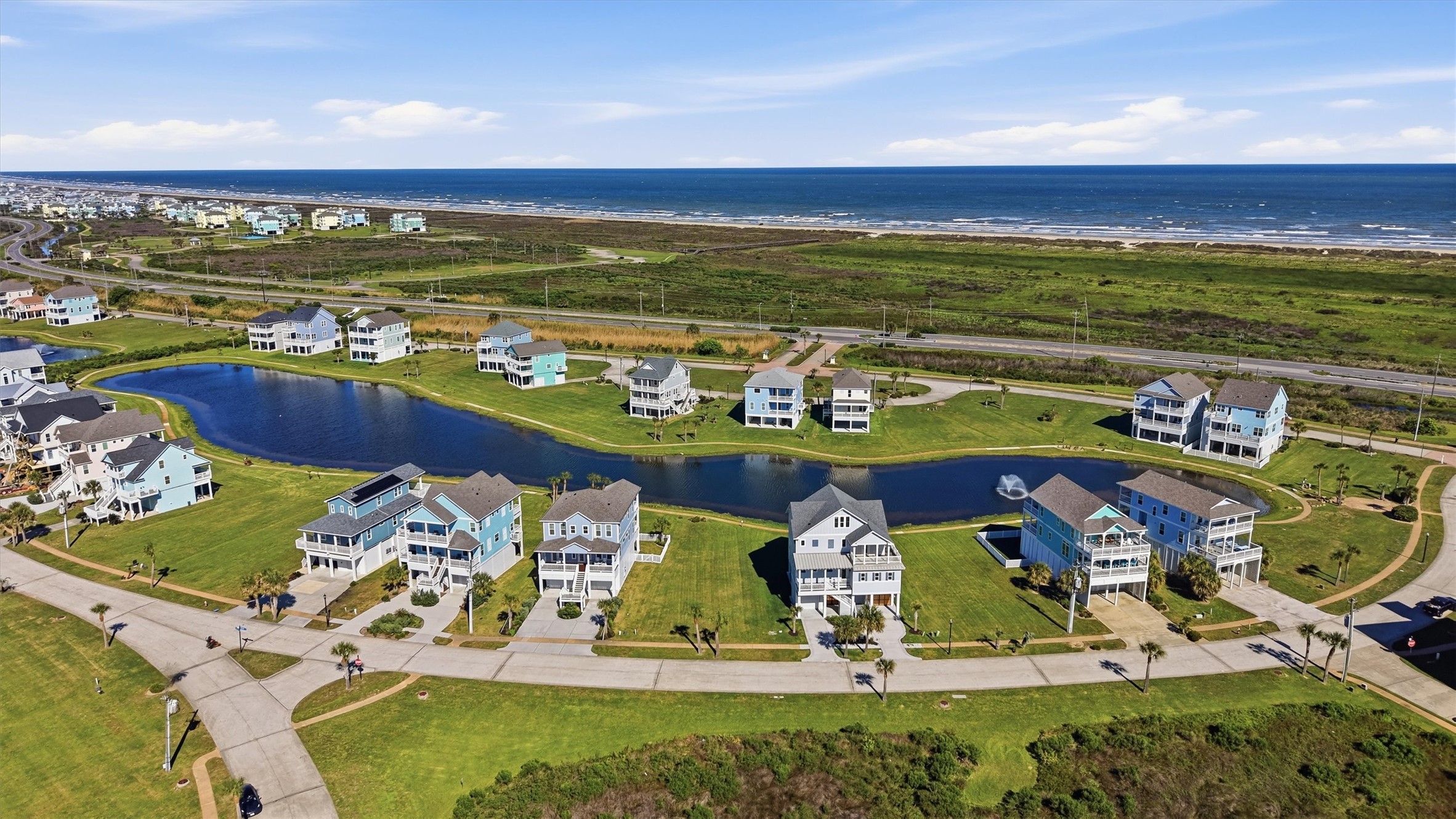 The beautifully planned community design blends water, green space, and attractive homes to create a setting that feels both peaceful and polished.