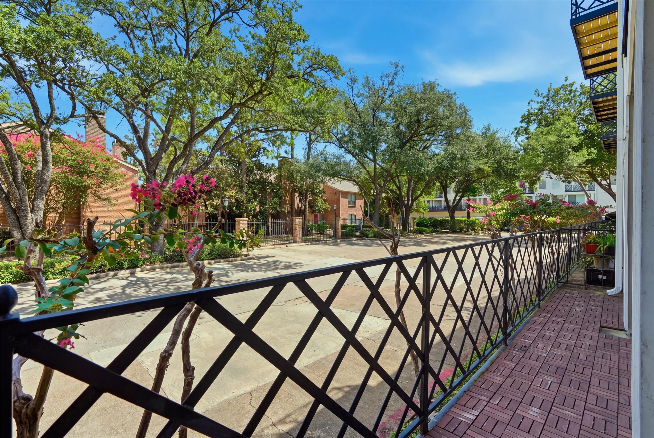 2333 Bering Drive, #108, Houston, TX 77057