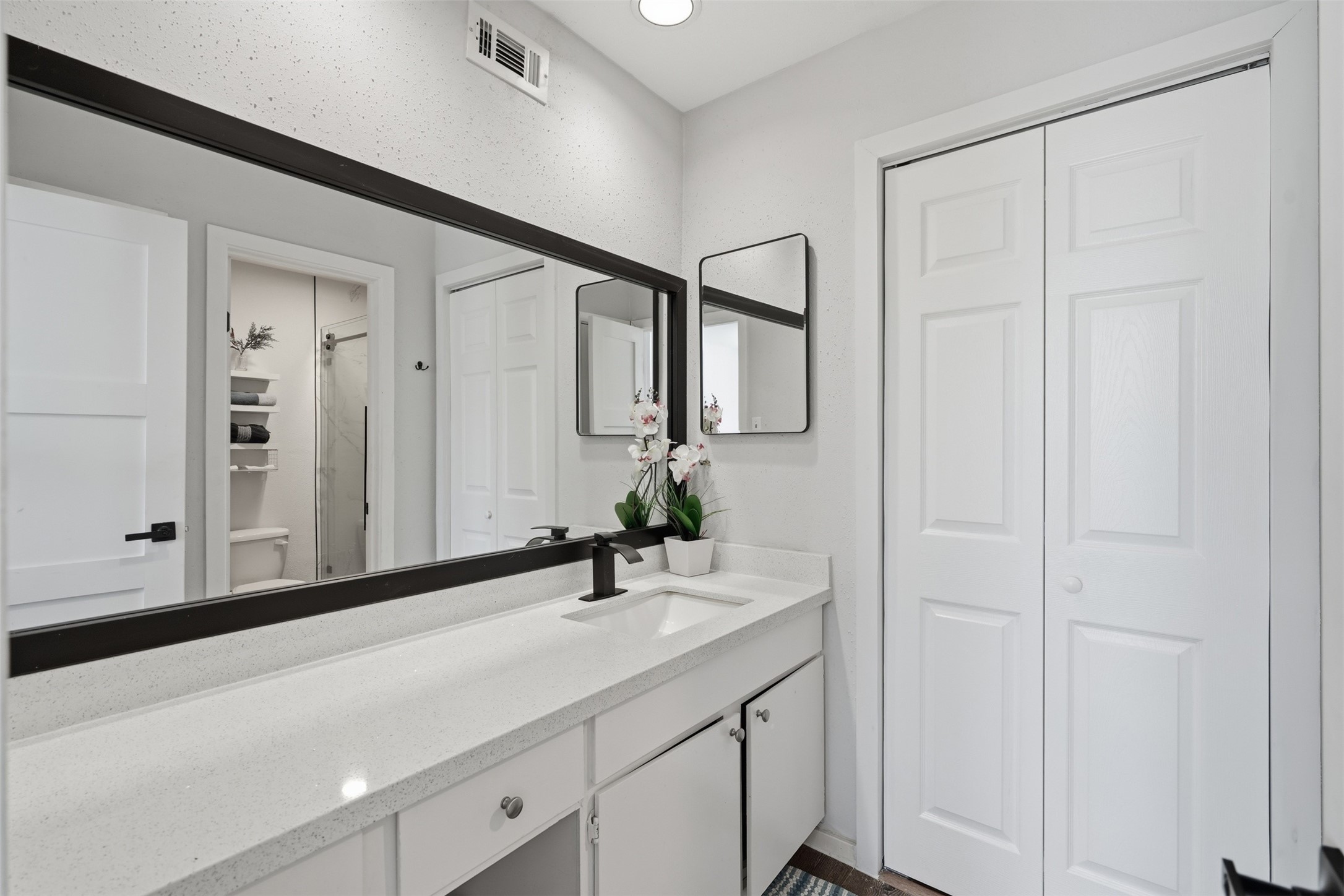 2333 Bering Drive, #108, Houston, TX 77057