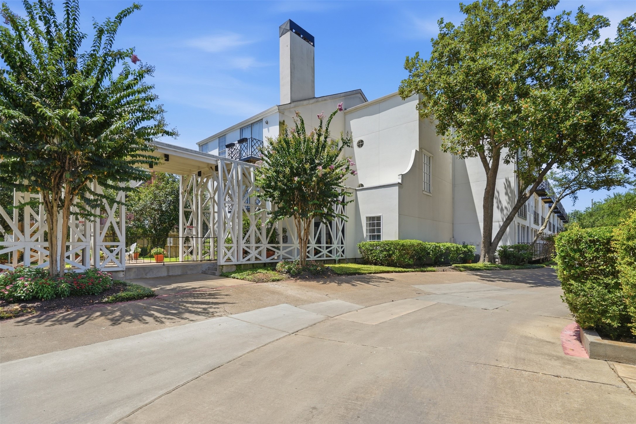 2333 Bering Drive, #108, Houston, TX 77057
