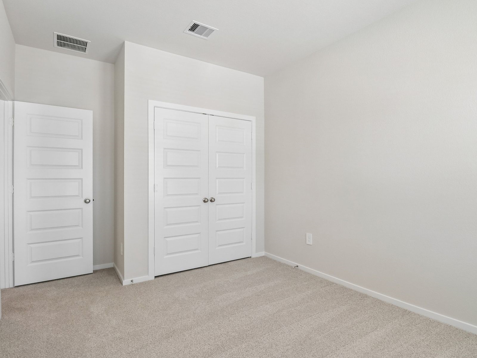 Photo is not of the actual home, but is an inspirational photo of builder's model home and may depict options, furnishings, and/or decorator features that are not included.
