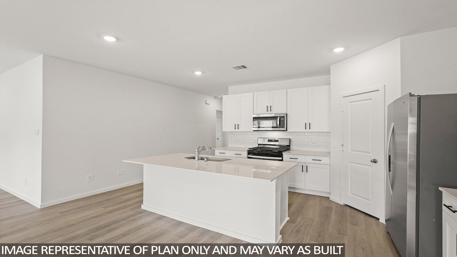 16450 Pinebrook Leaf Lane, Magnolia, TX 77355