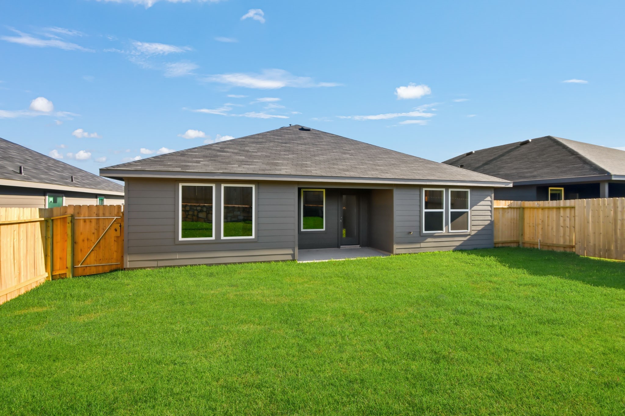 16450 Pinebrook Leaf Lane, Magnolia, TX 77355