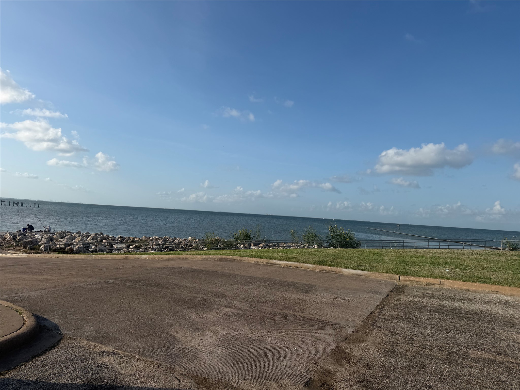 PUBLIC BOAT RAMP 3 mins from property. PUBLIC BOAT RAMP 3 mins from property.