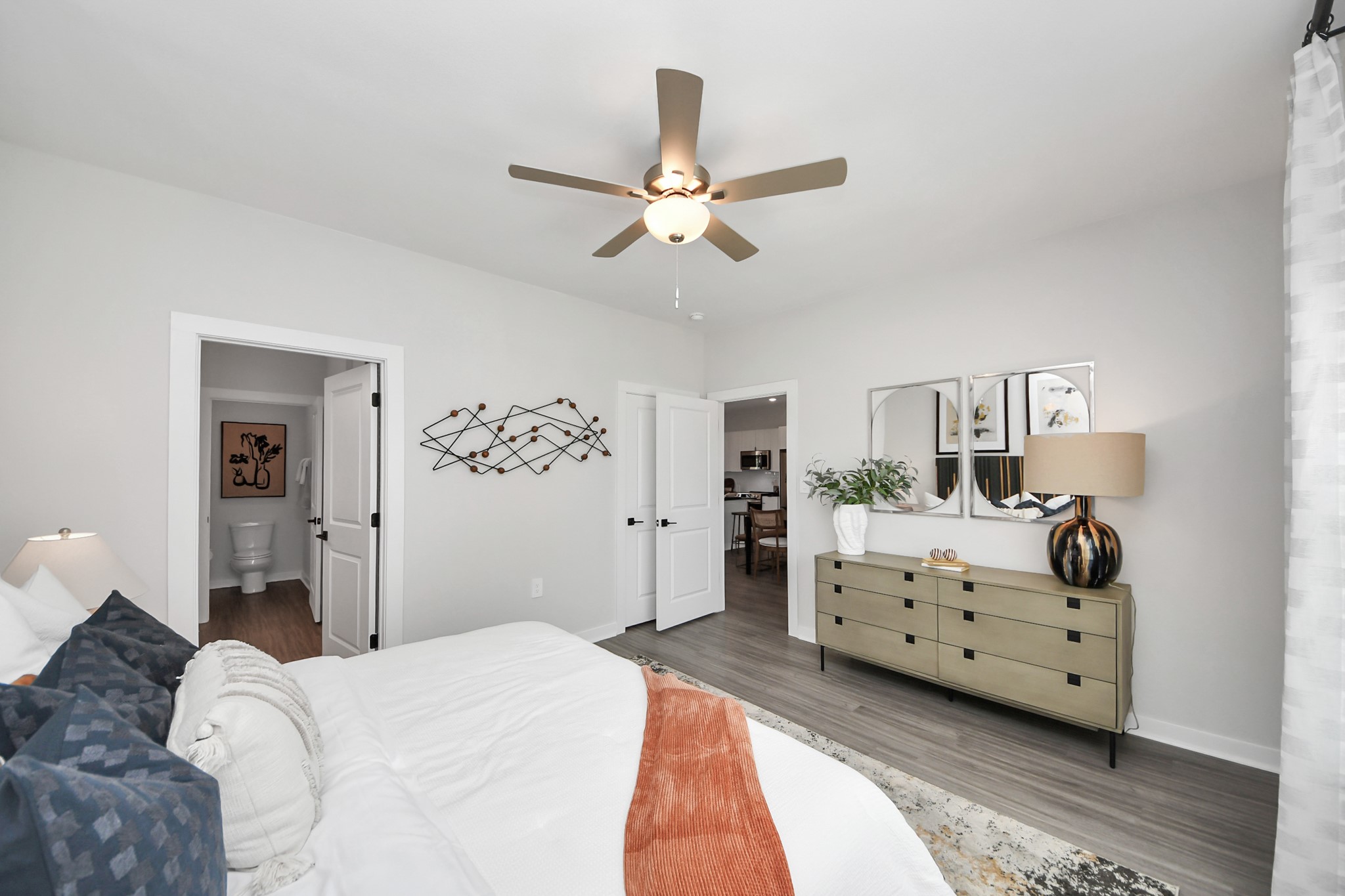 Primary Suite offers walk-closet,bath w/dual vanities&lux tub/shower.