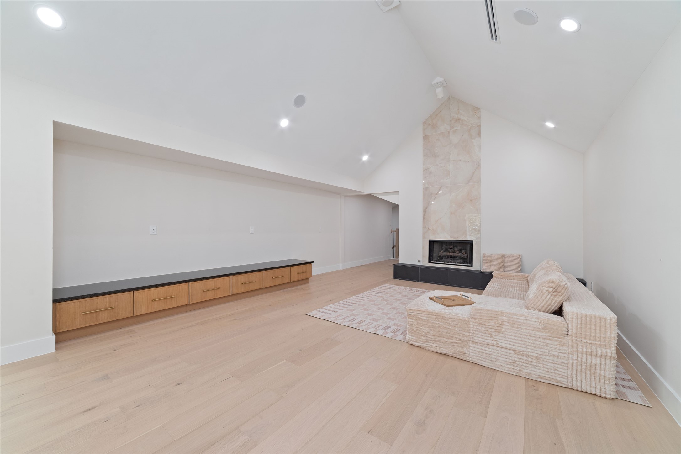 9414 Endicott Lane, Houston, TX 77096