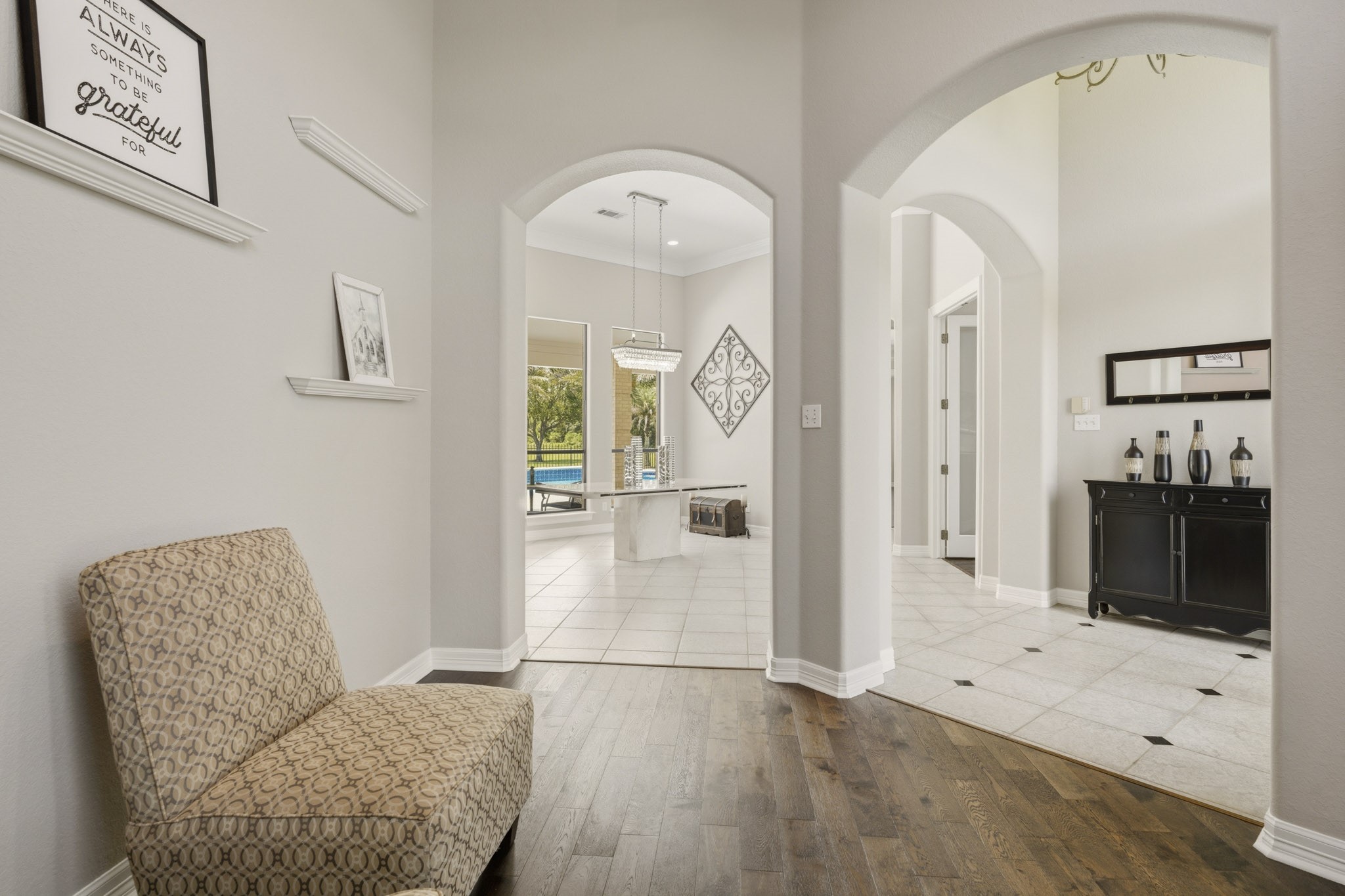 Flexible bonus space ideal for an office or sitting area