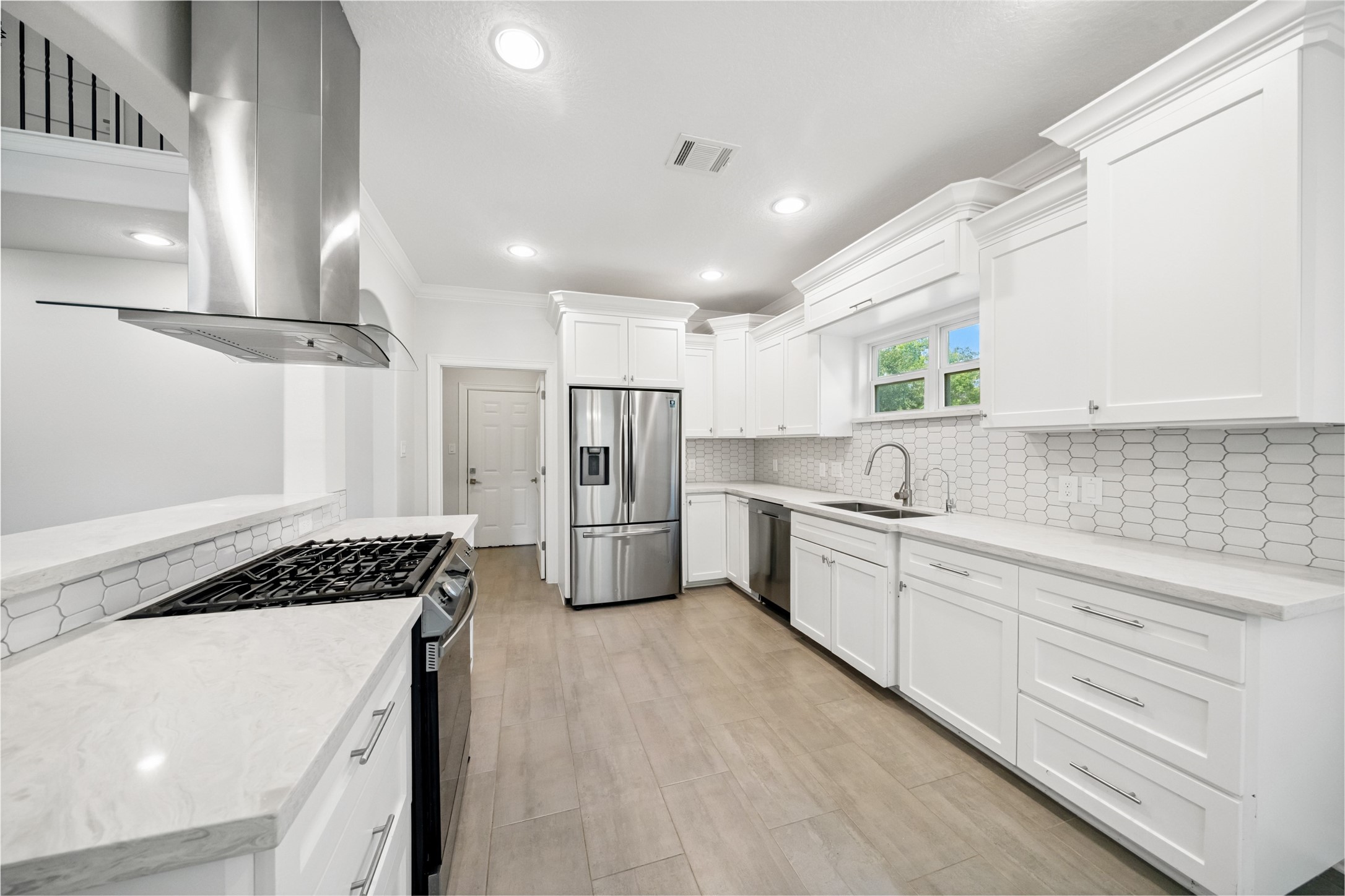 3204 Mckinney Drive, La Marque, TX 77568