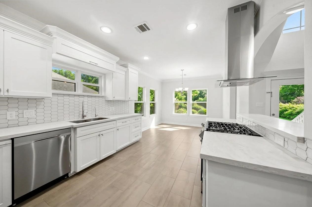 3204 Mckinney Drive, La Marque, TX 77568