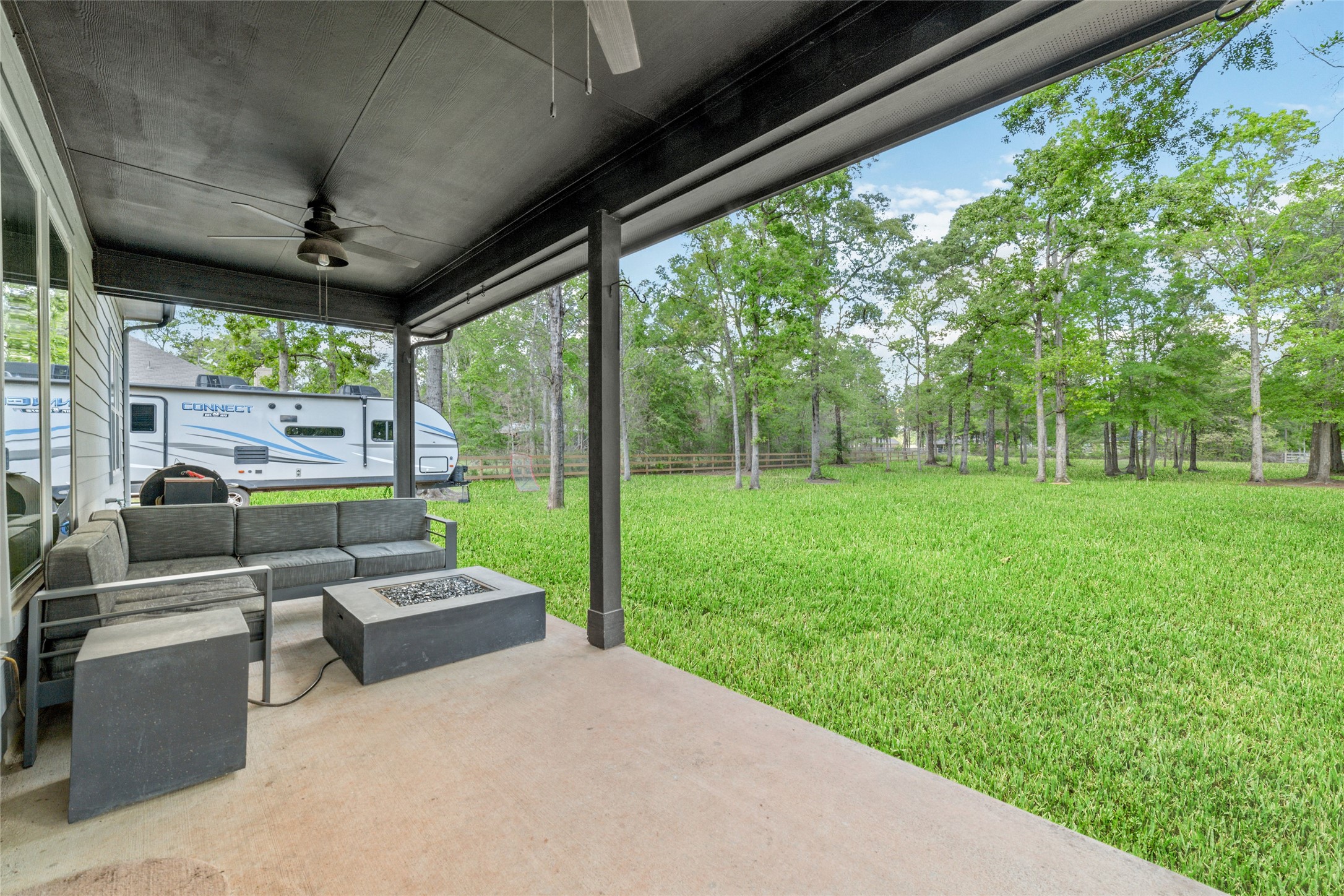 9239 Silver Back Trail, Conroe, TX 77303