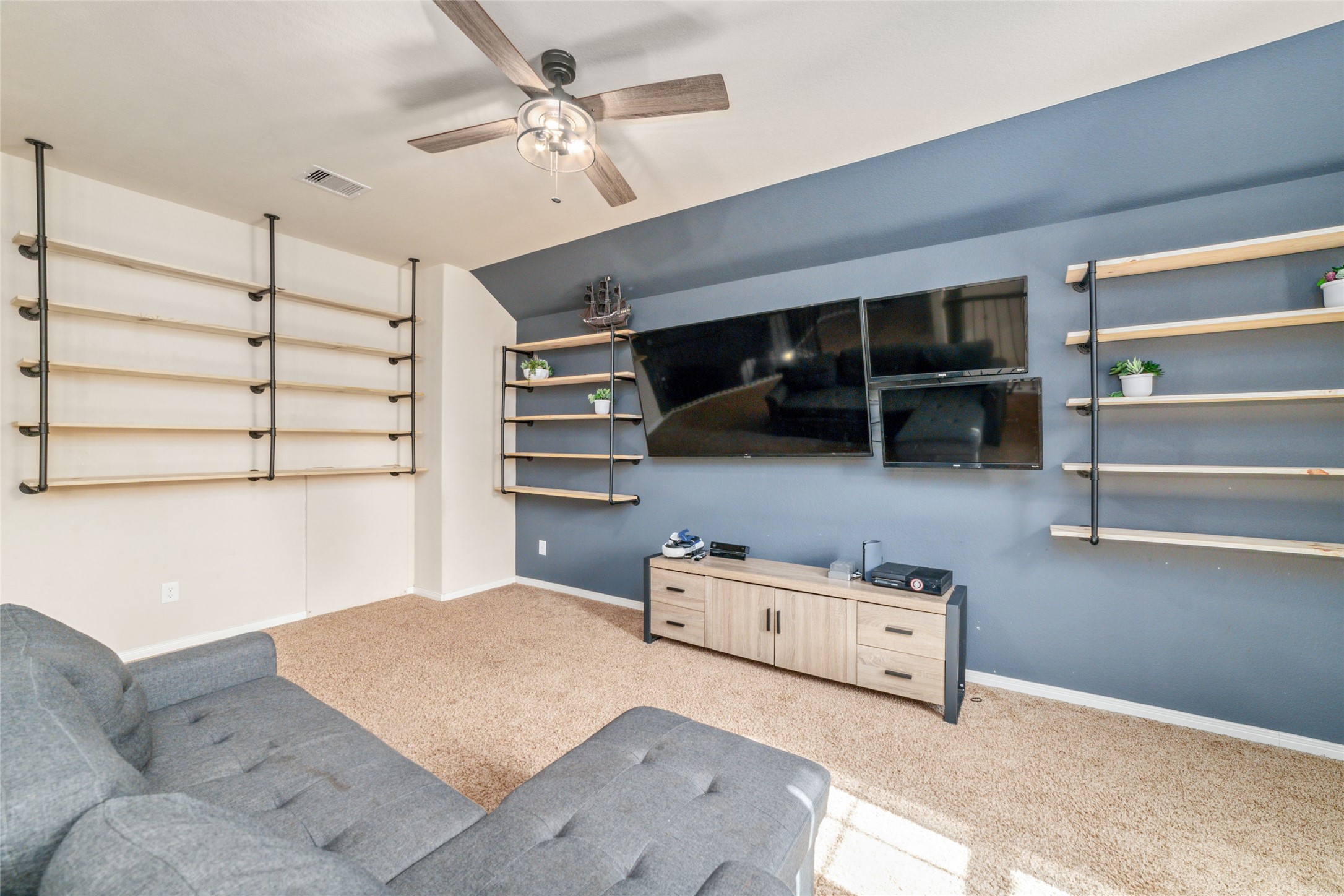 9239 Silver Back Trail, Conroe, TX 77303
