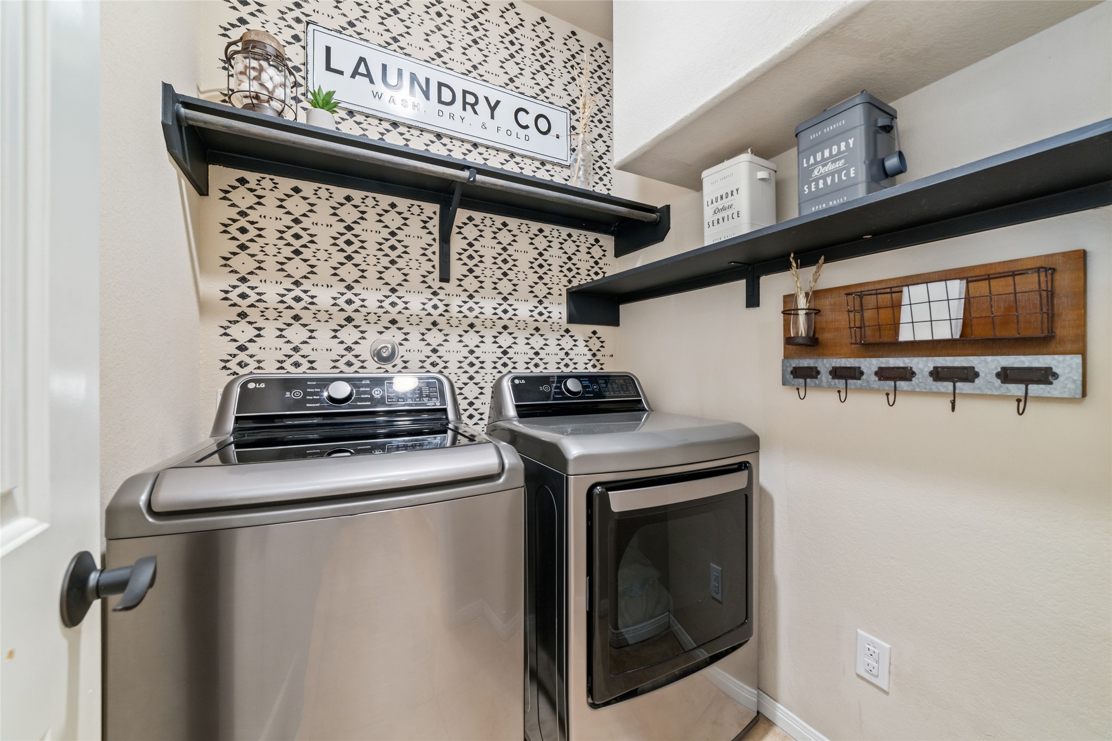 9239 Silver Back Trail, Conroe, TX 77303