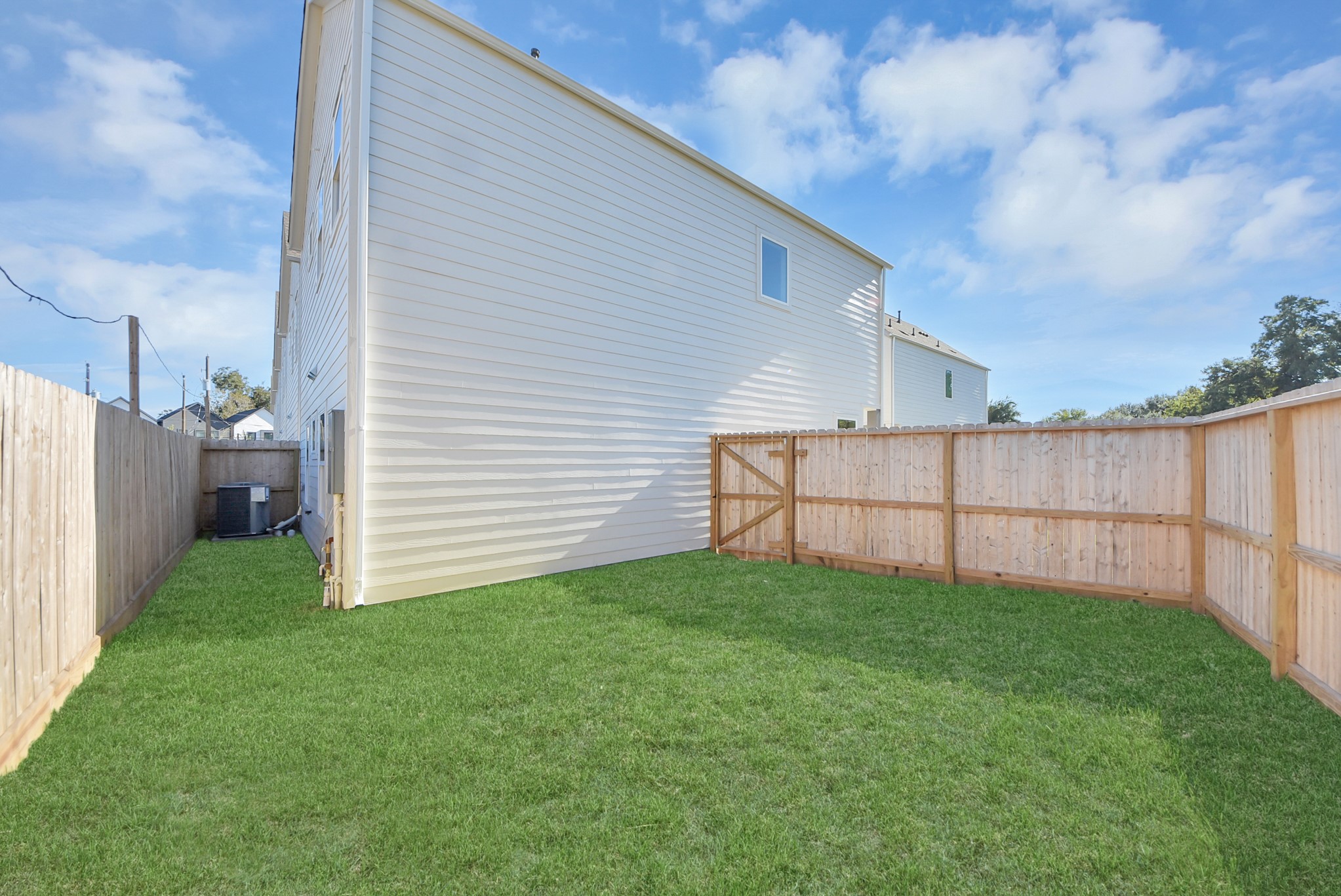 5250 & 5252 Texas Street, Houston, TX 77011