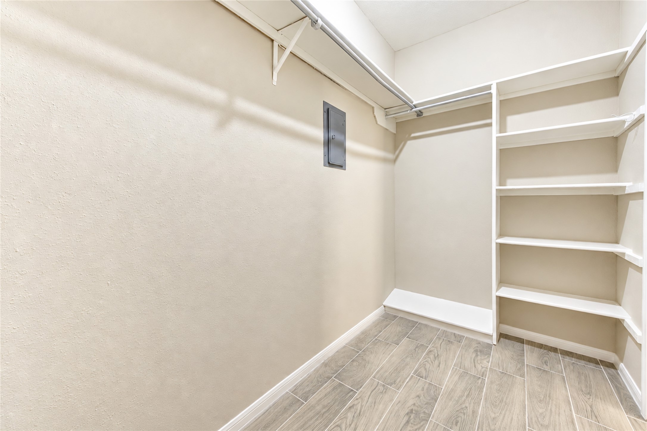 706 Bering Drive, #103, Houston, TX 77057