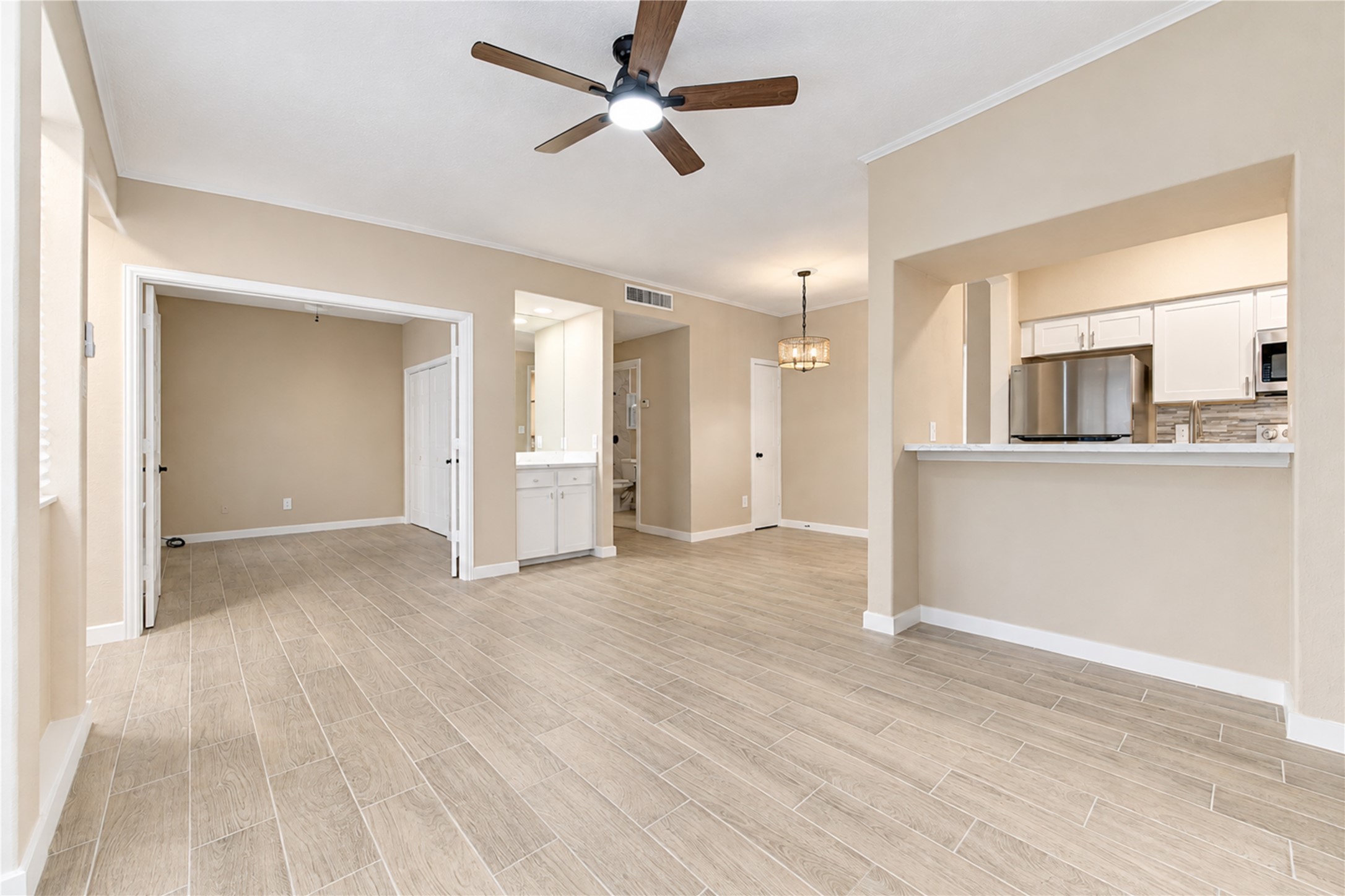 706 Bering Drive, #103, Houston, TX 77057 706 Bering Drive, #103, Houston, TX 77057