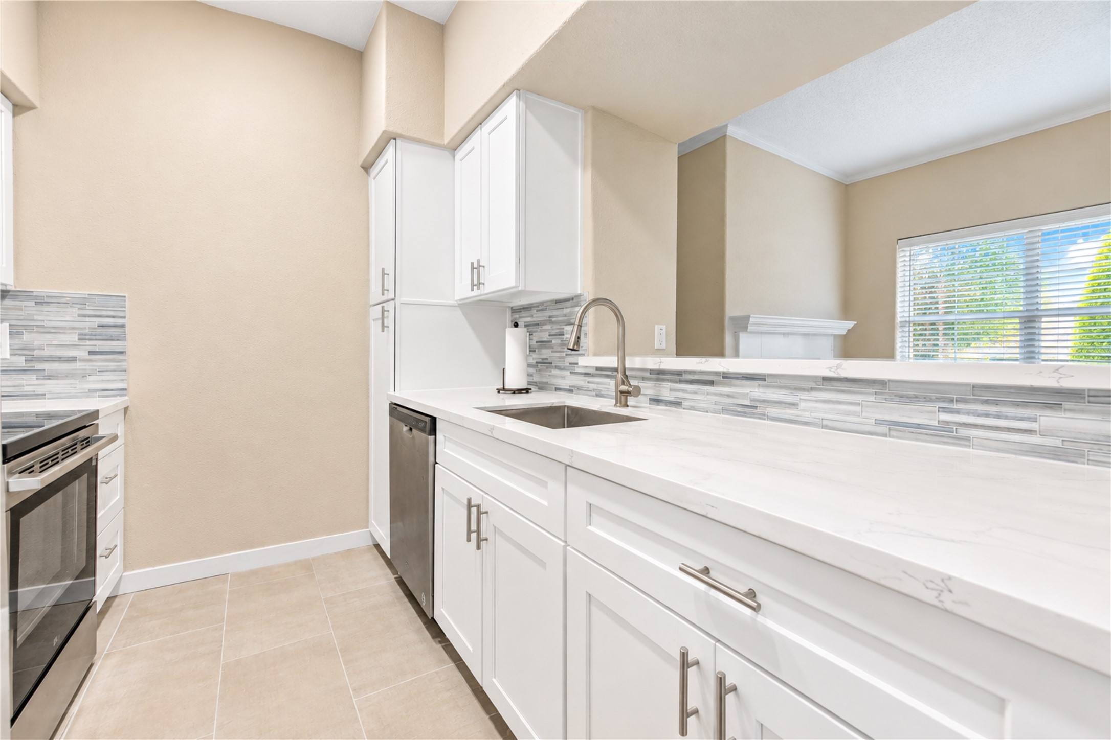 706 Bering Drive, #103, Houston, TX 77057