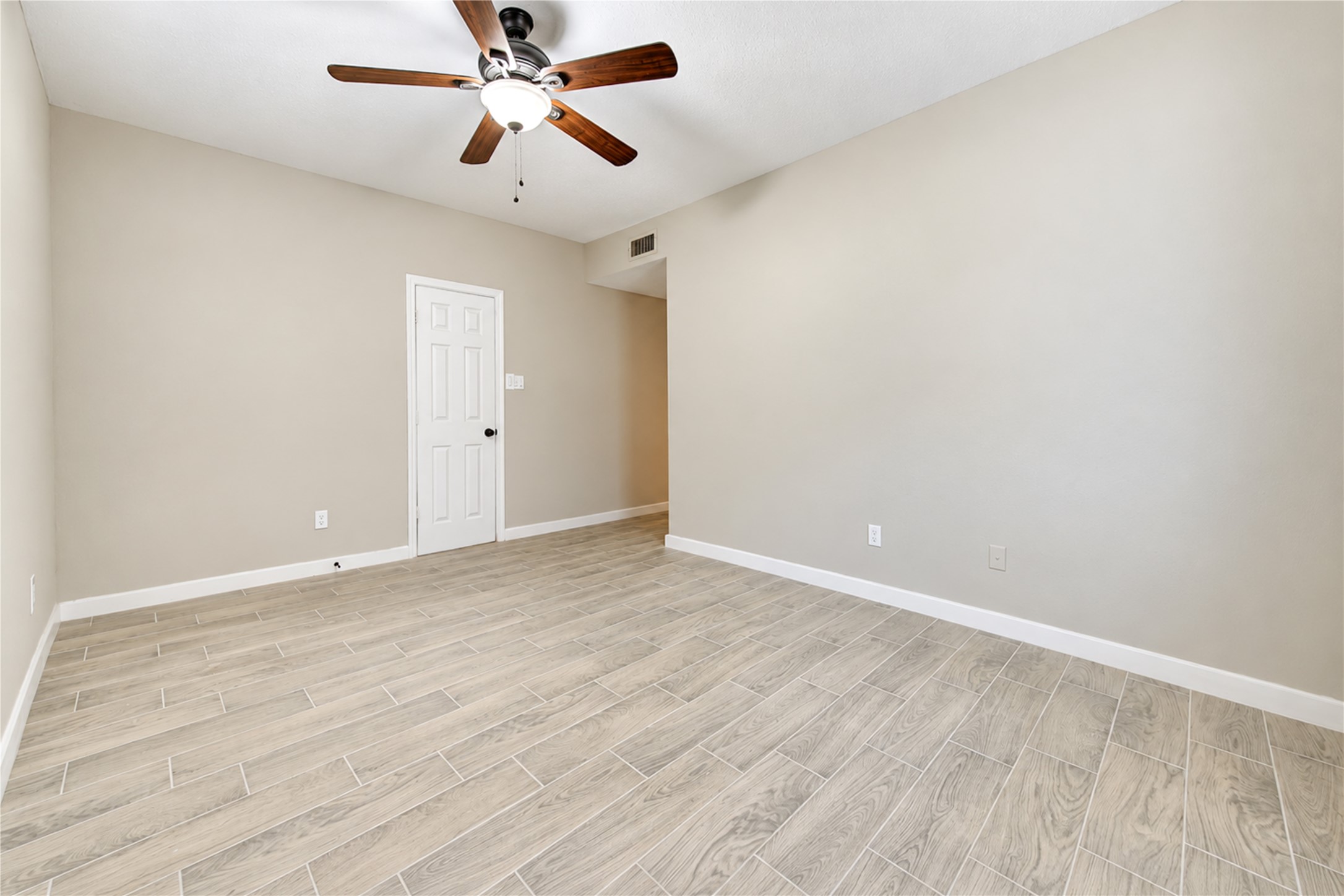 706 Bering Drive, #103, Houston, TX 77057