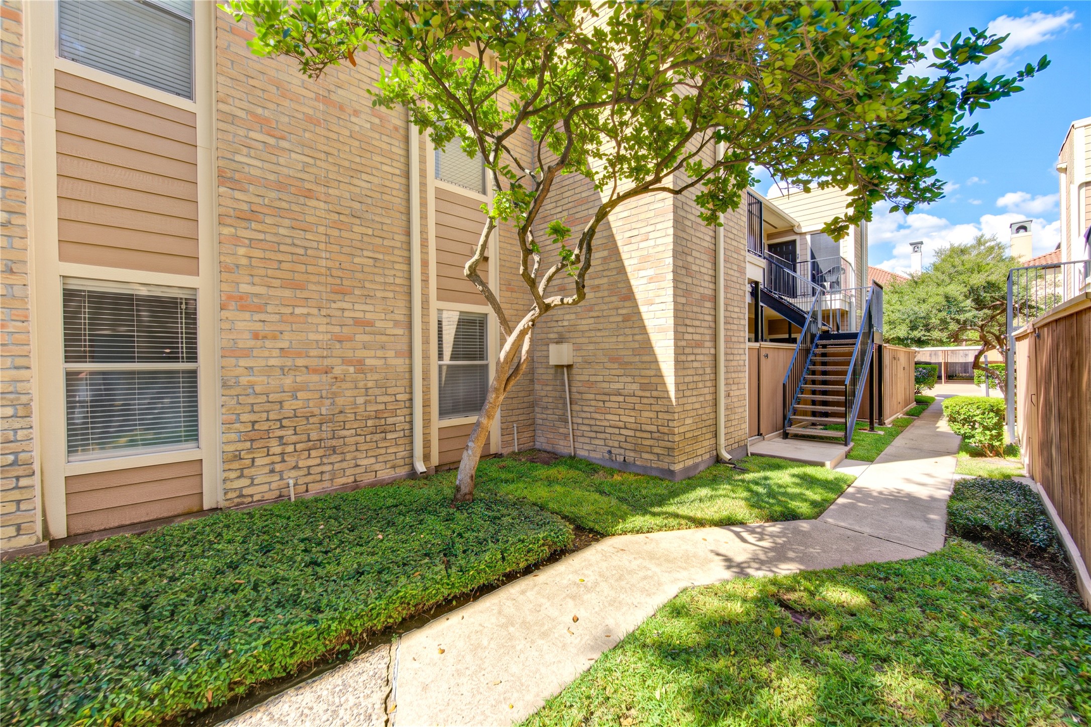 706 Bering Drive, #103, Houston, TX 77057