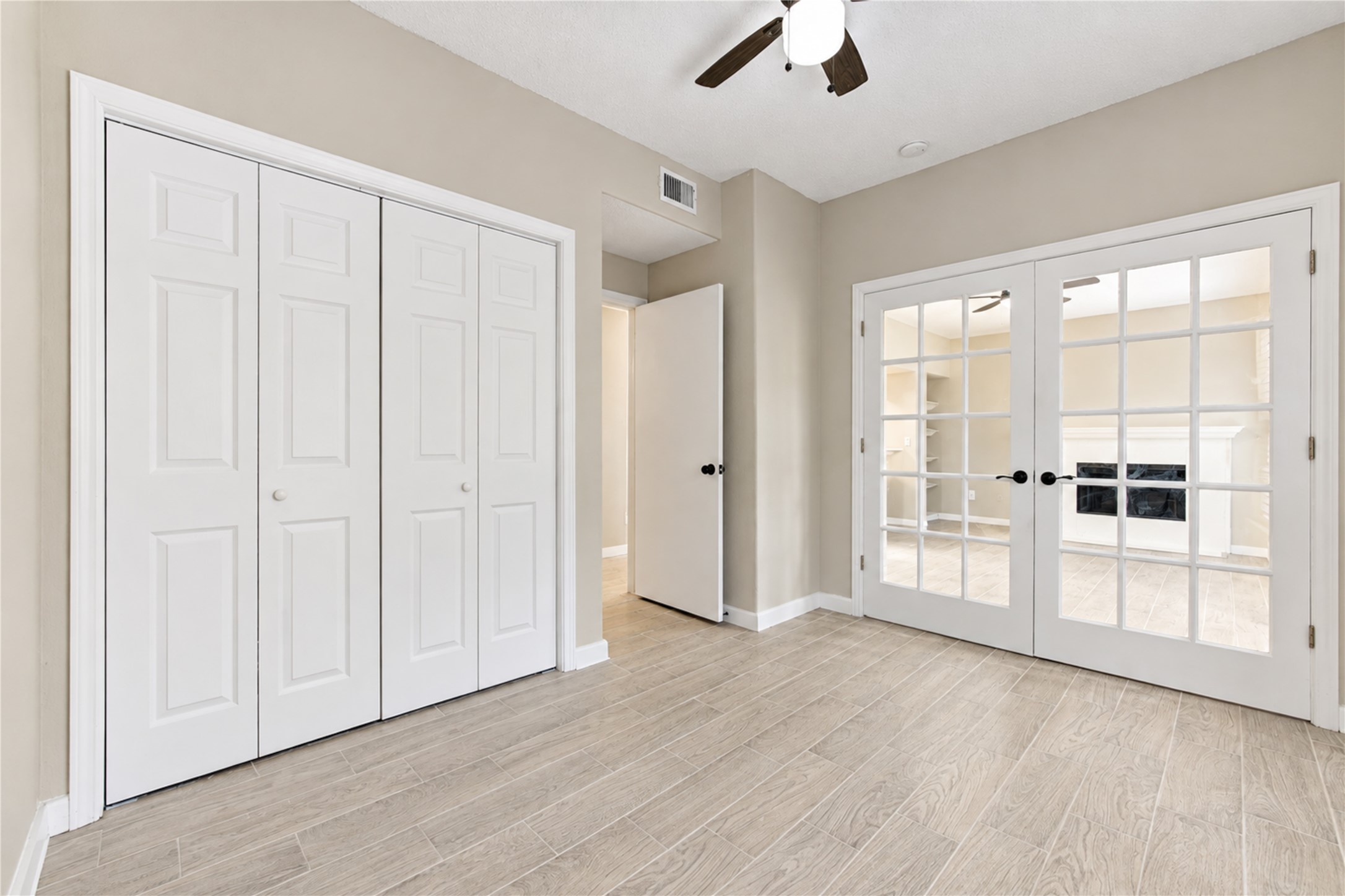 706 Bering Drive, #103, Houston, TX 77057 706 Bering Drive, #103, Houston, TX 77057