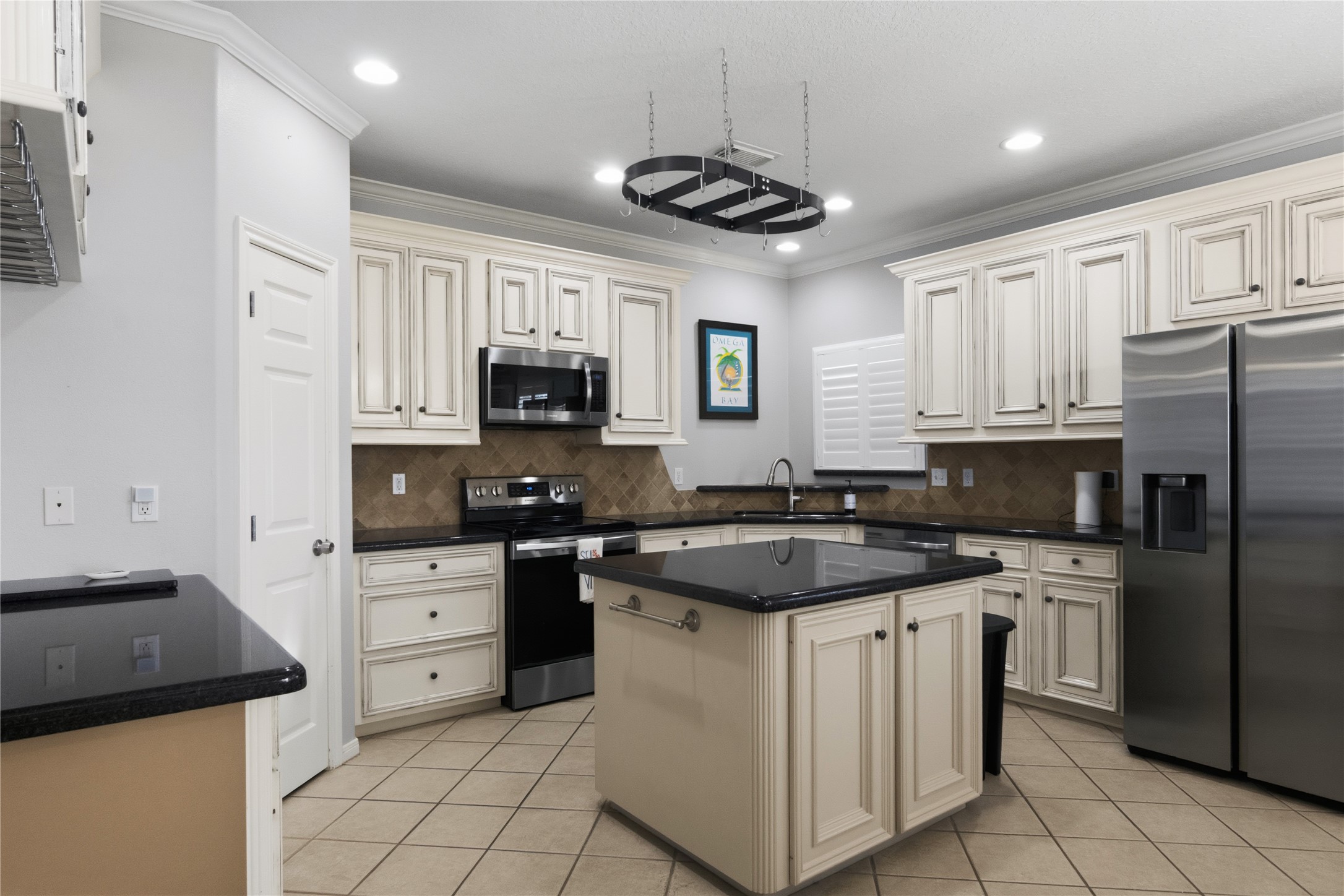 4 N Curlew Street, La Marque, TX 77568