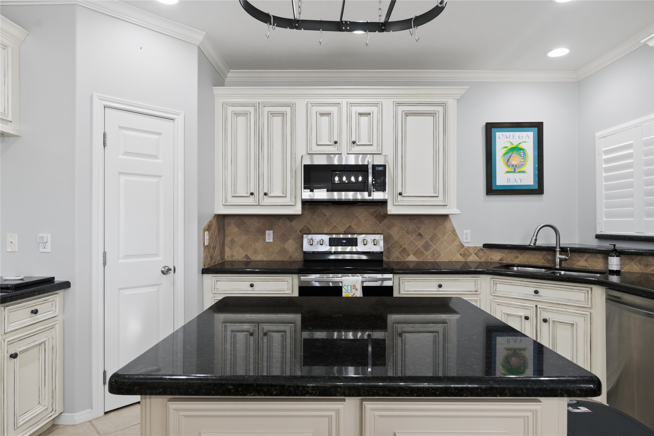4 N Curlew Street, La Marque, TX 77568