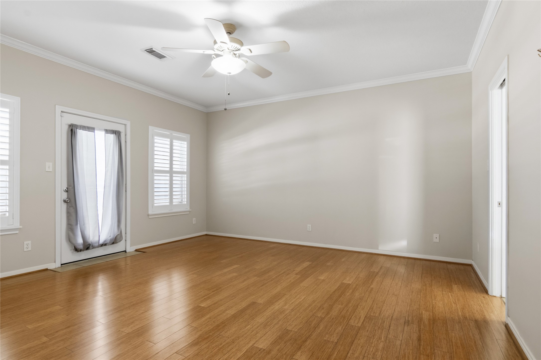 4 N Curlew Street, La Marque, TX 77568