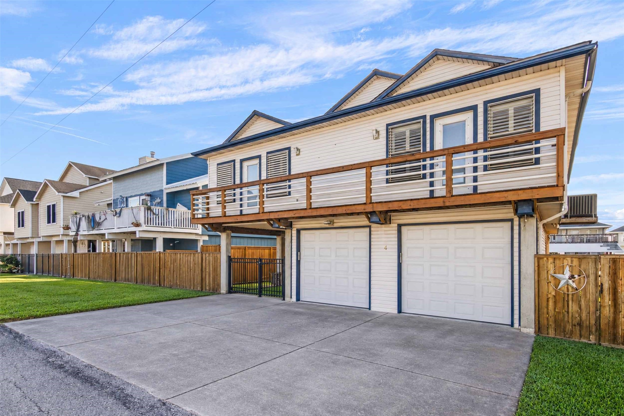 4 N Curlew Street, La Marque, TX 77568