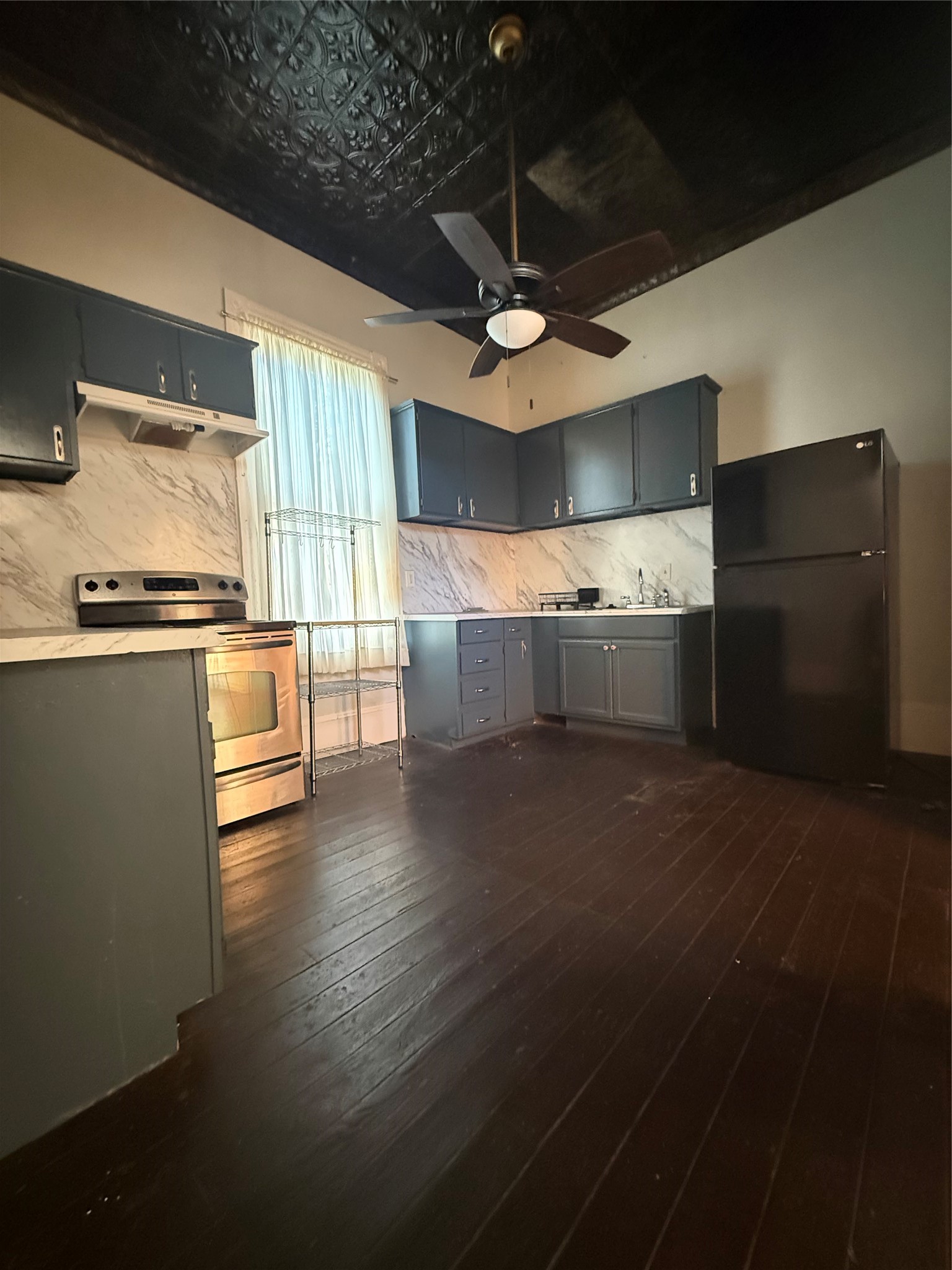 513 17th, #2, Galveston, TX 77550