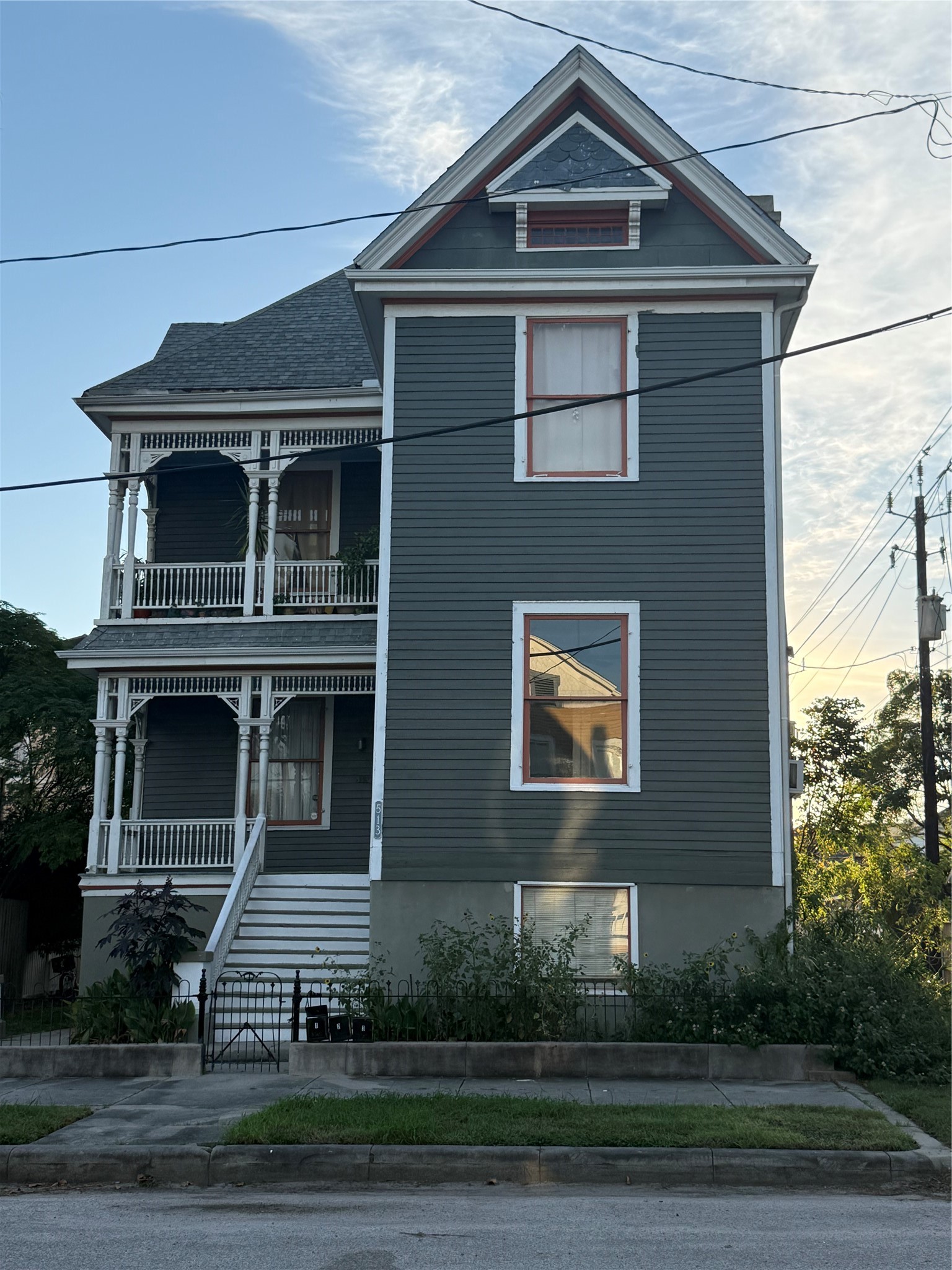 513 17th, #2, Galveston, TX 77550