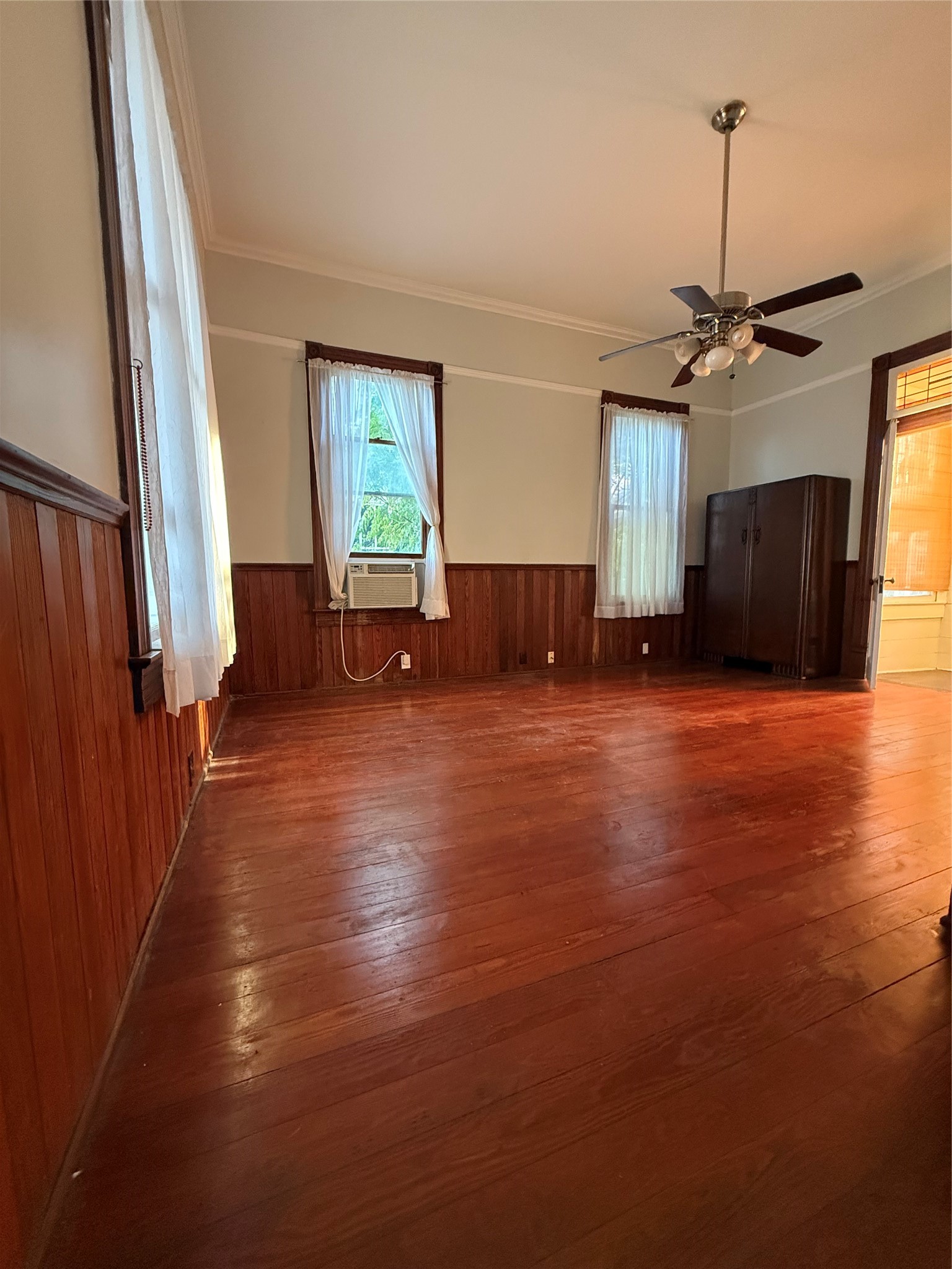 513 17th, #2, Galveston, TX 77550