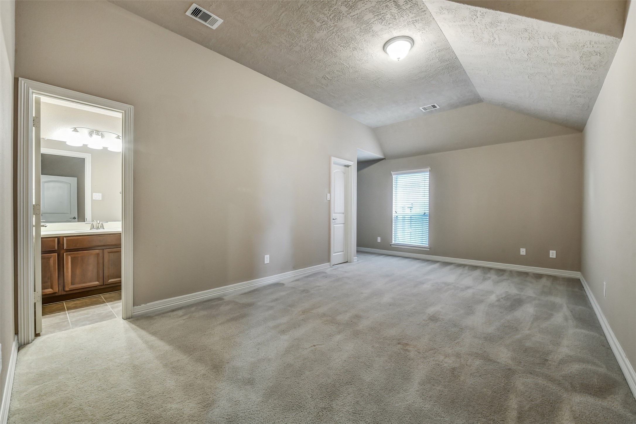 7122 Fall Creek Lane, Missouri City, TX 77459