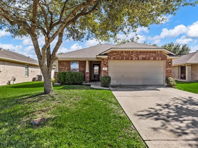 167 Rustic Colony Lane, Dickinson, TX 77539